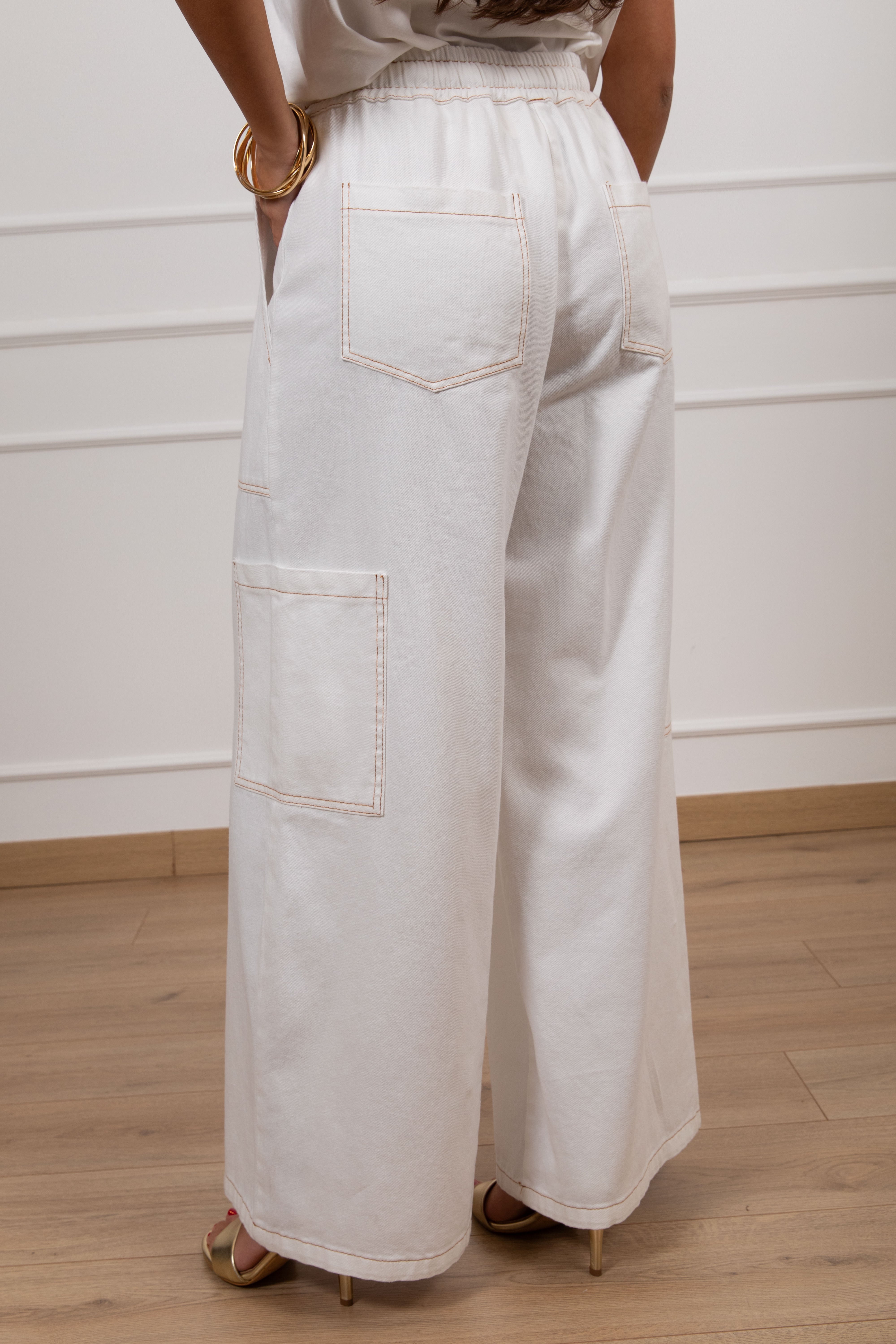 Jeans cargo bianco con coulisse Tensione IN