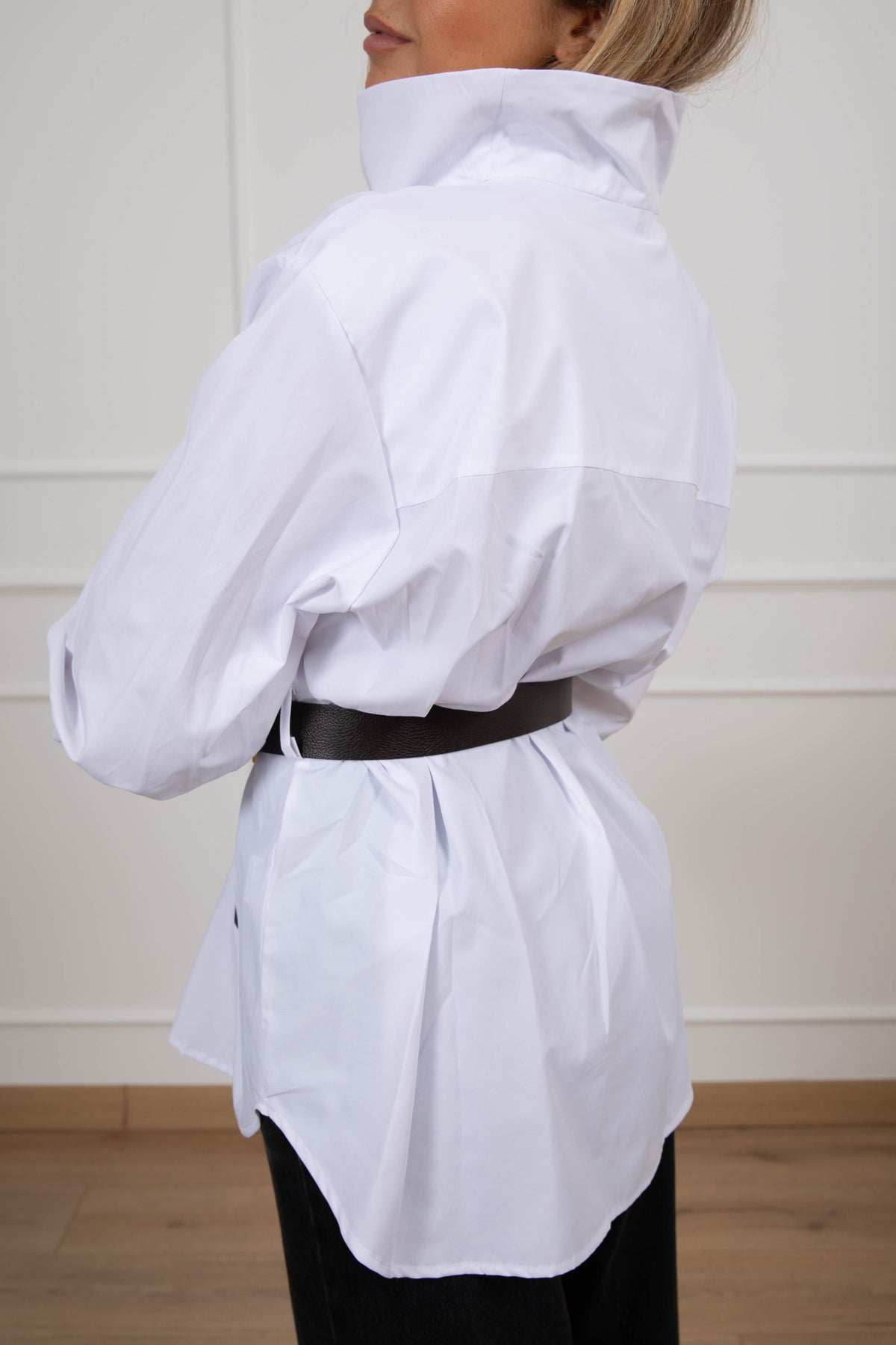 Camicia collo ad anello con inserto cintura Tensione IN