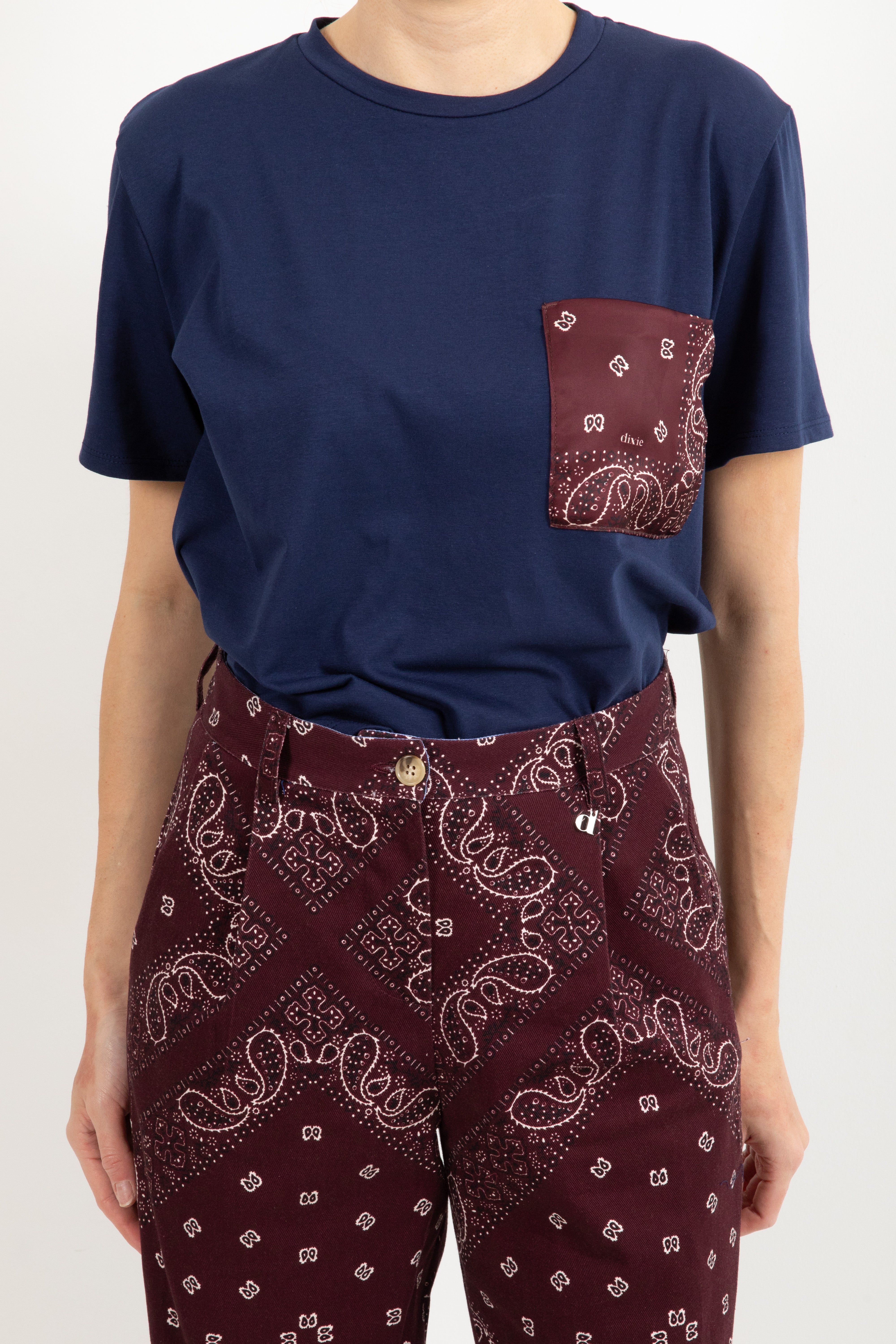 T-shirt con tasca bandana in raso Dixie