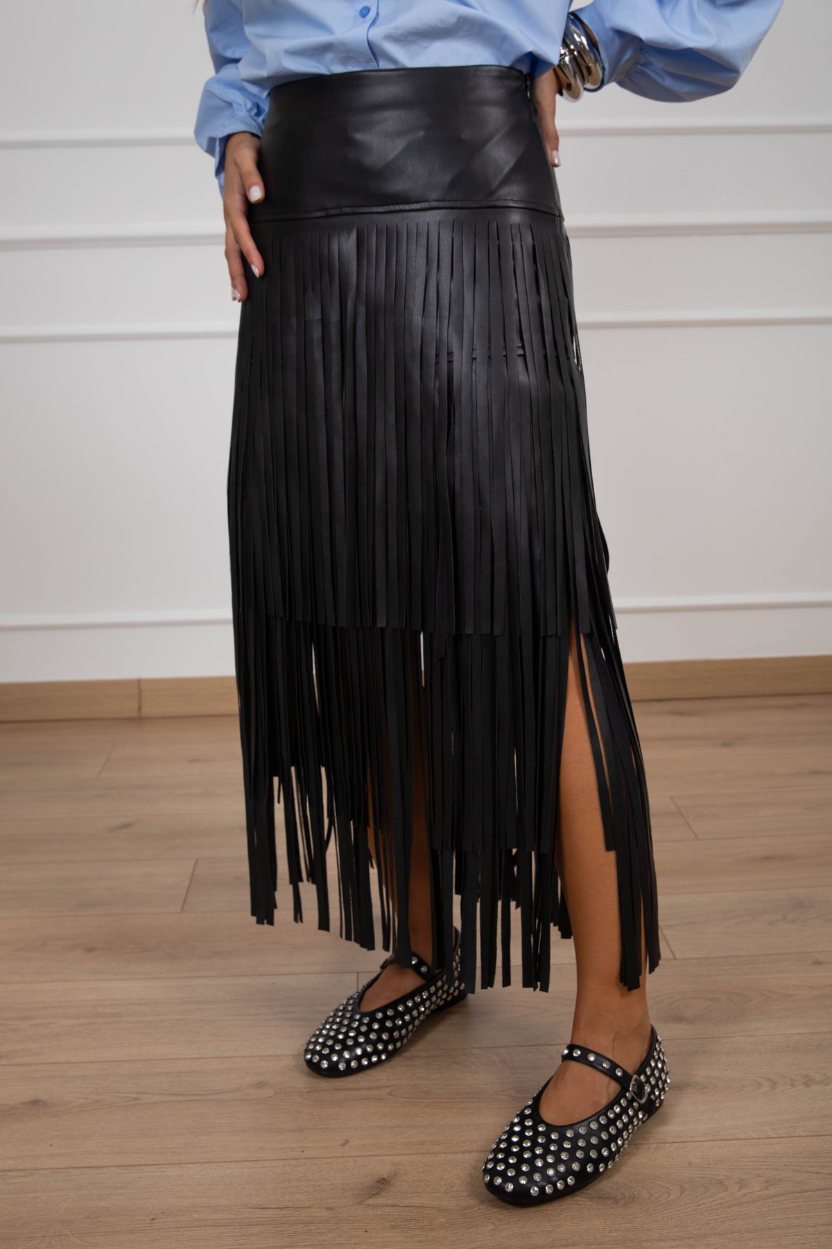 Gonna lunga in eco-pelle con frange variante nero ViCOLO