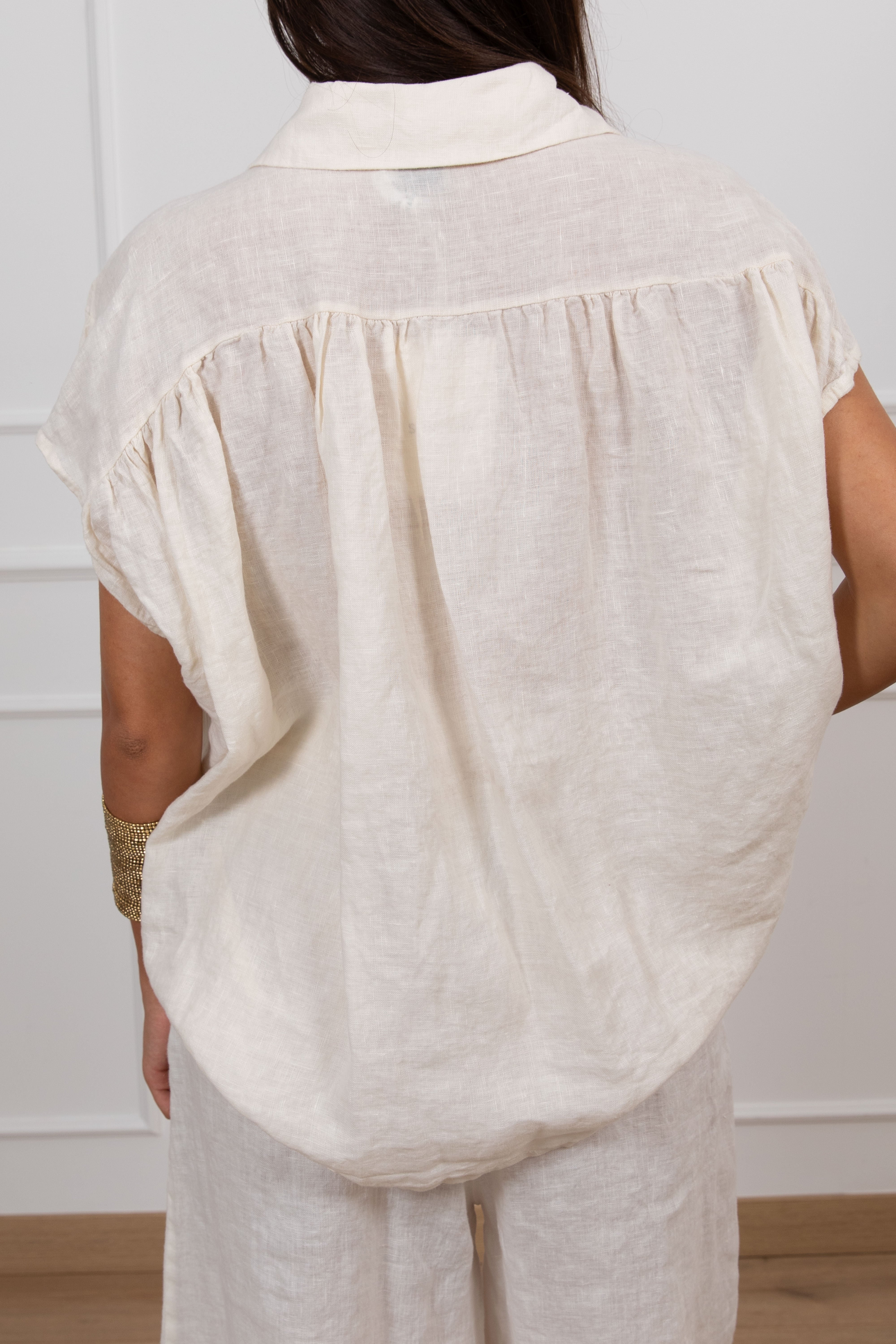Camicia smanicata in lino con nodo Susy Mix