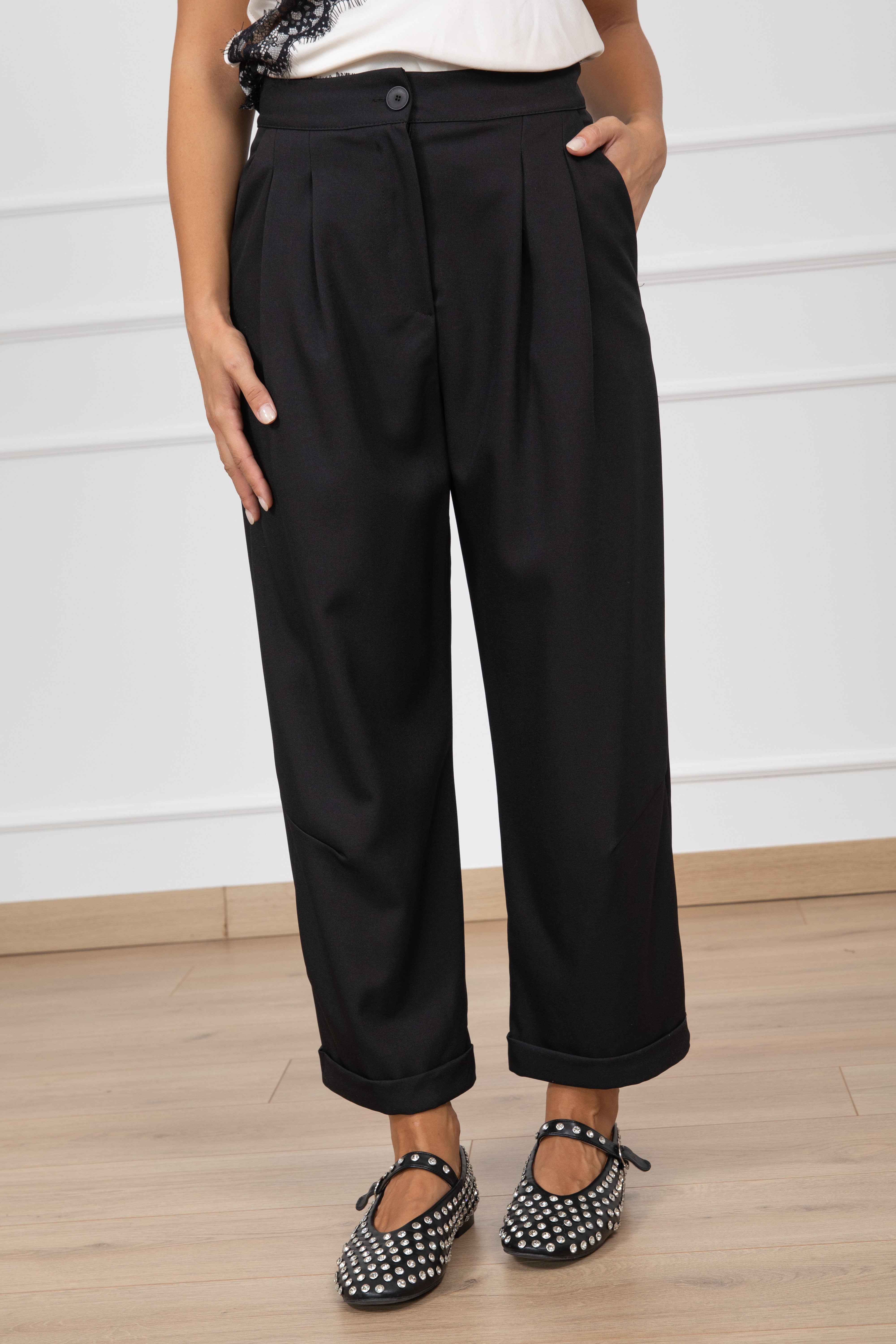 Pantalone carrot con pinces ViCOLO