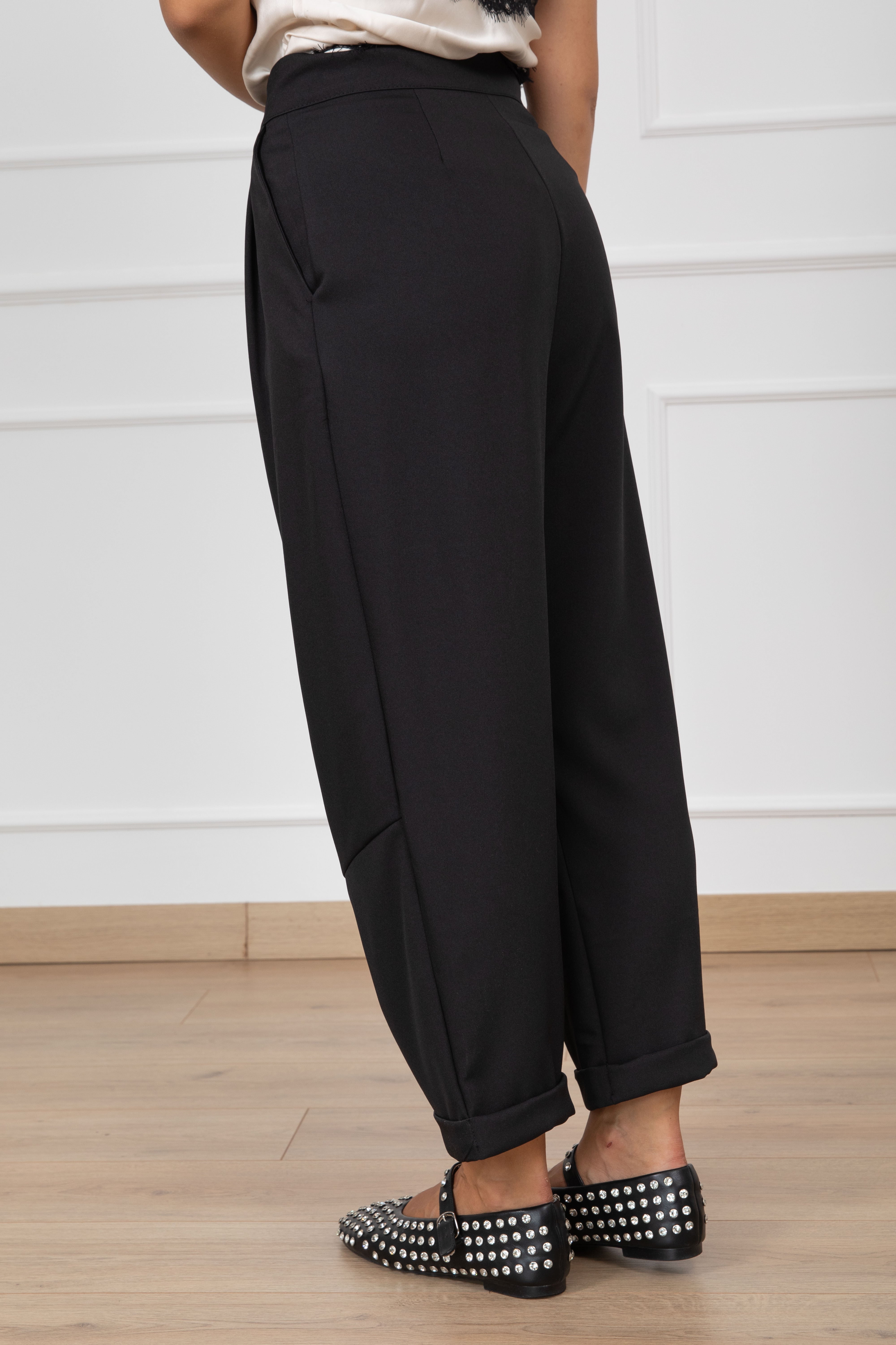 Pantalone carrot con pinces ViCOLO