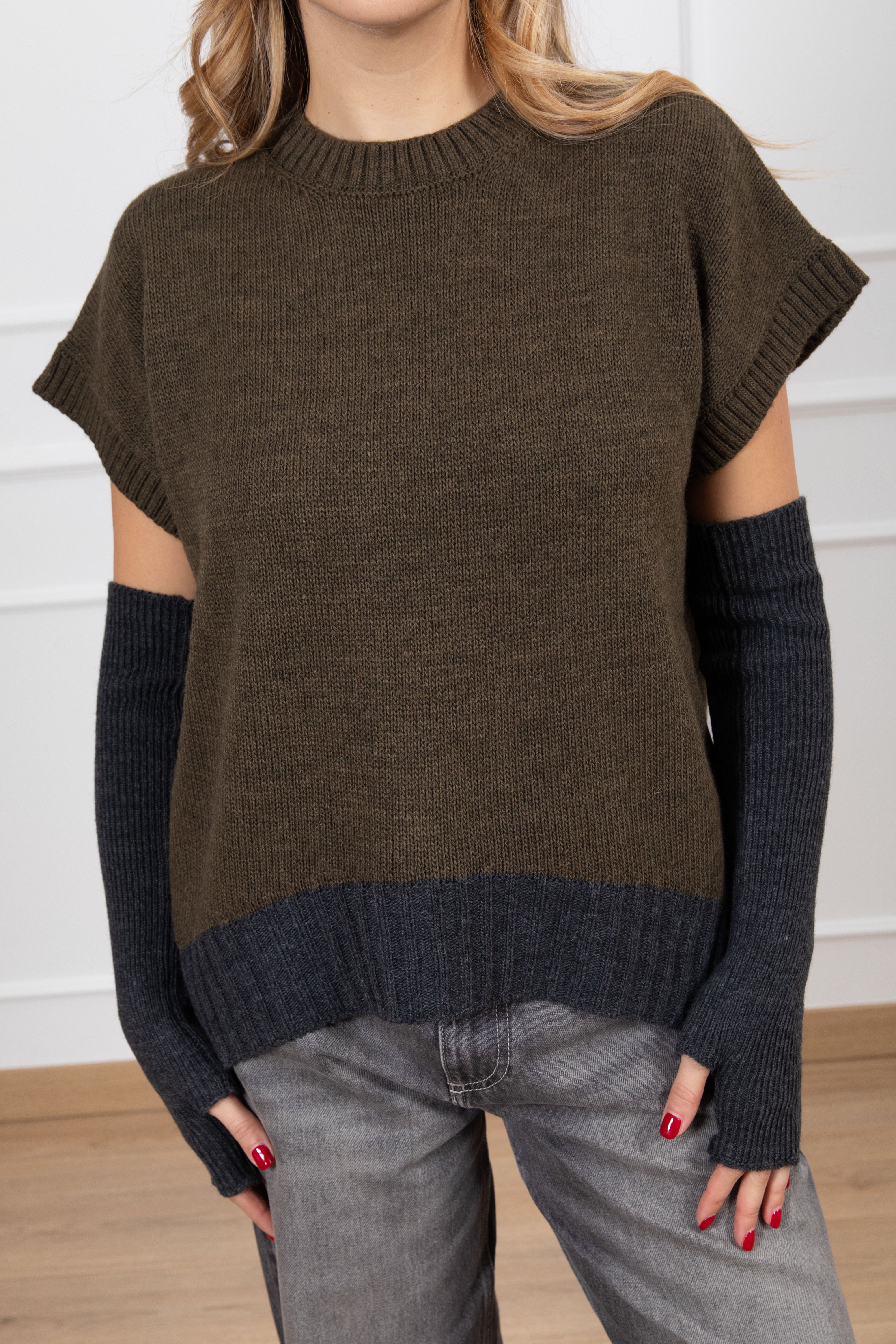 Pull con manicotti e fondo a contrasto Tensione IN