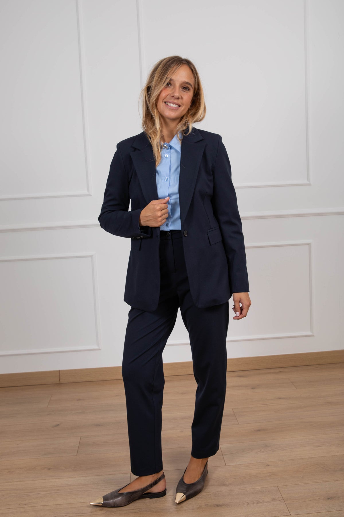 Pantalone carrot-fit in punto milano variante blu Tensione IN