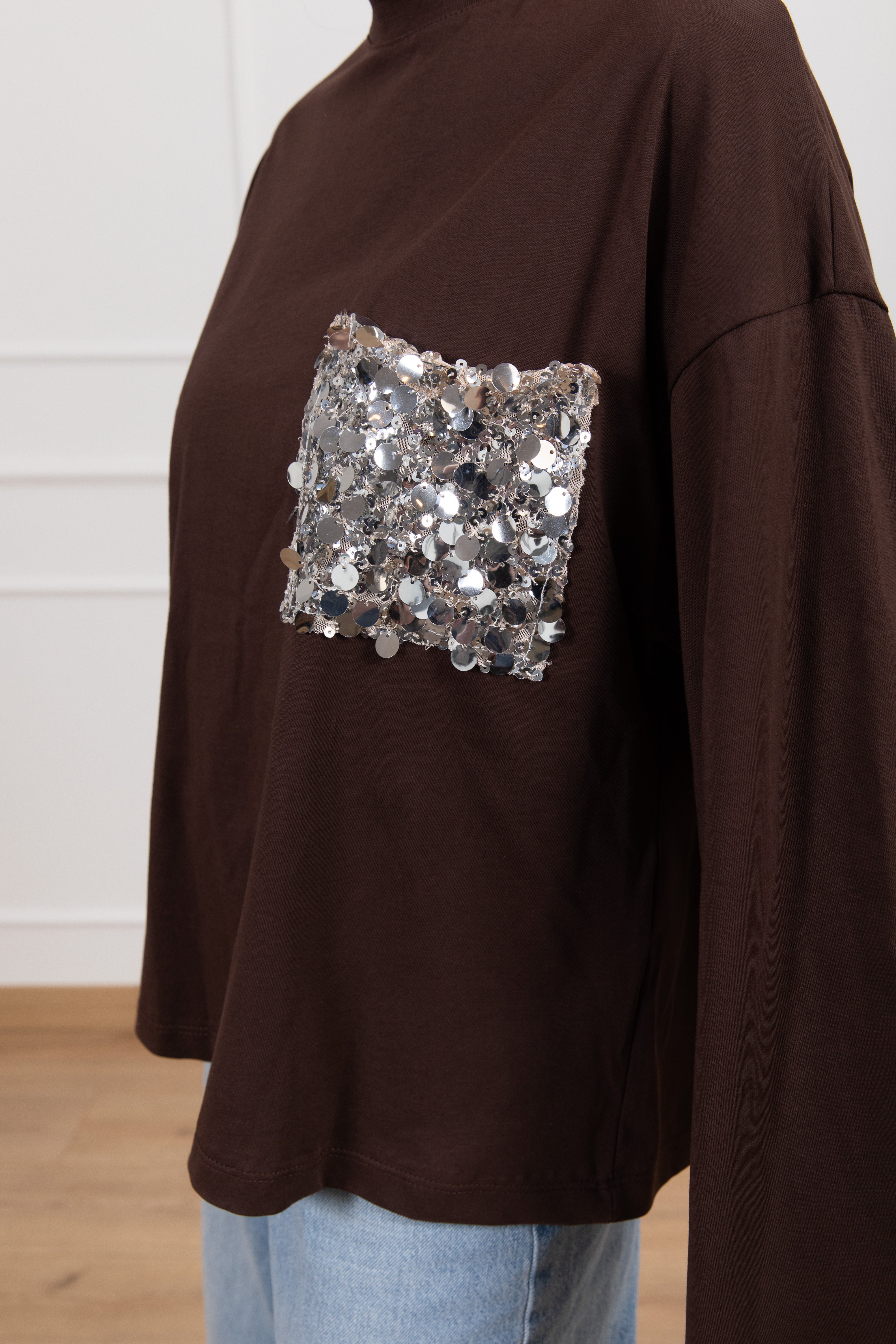 T-shirt manica lunga con tasca paillettes Tensione IN