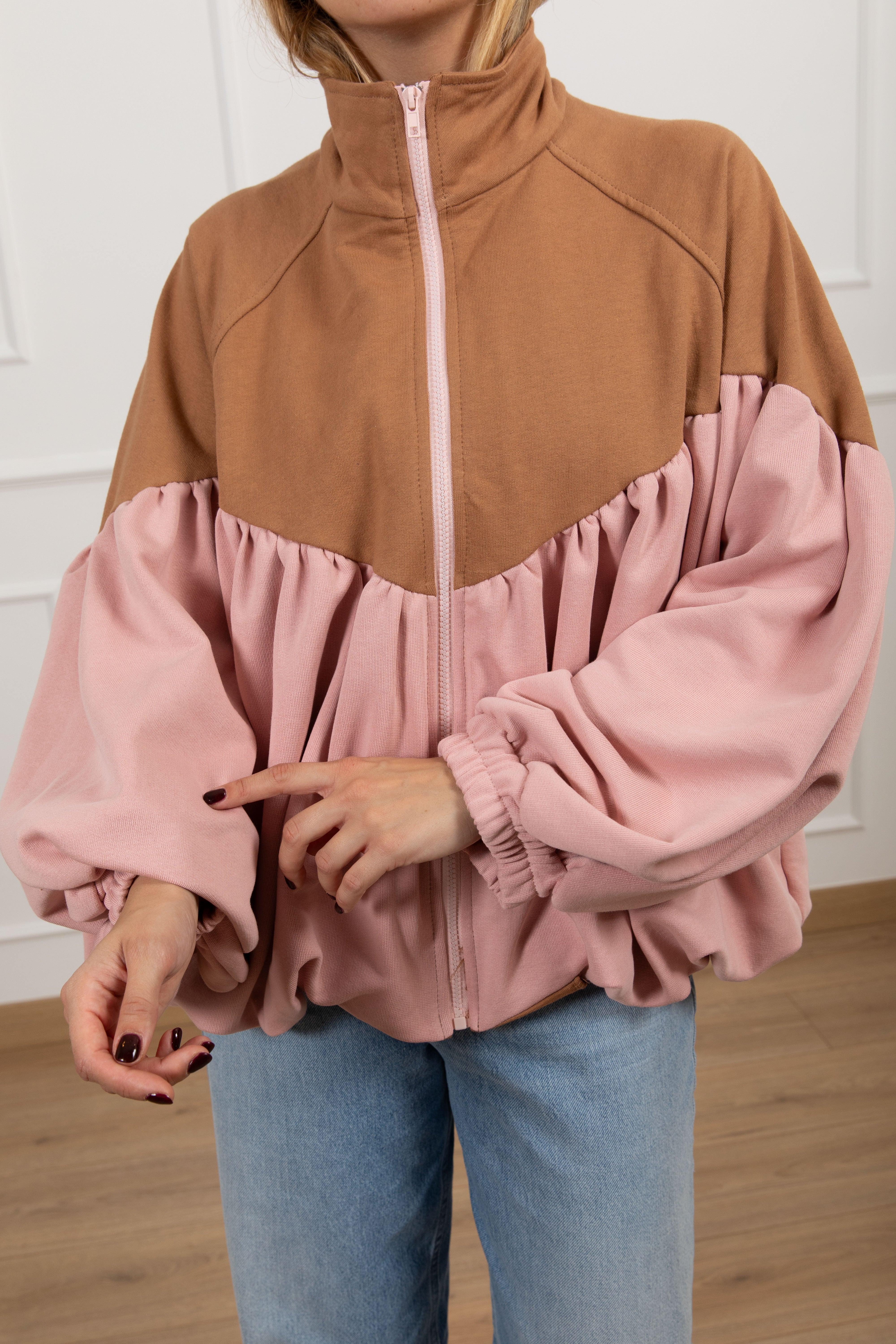 Felpa bi-color con zip e fondo a palloncino Tensione IN