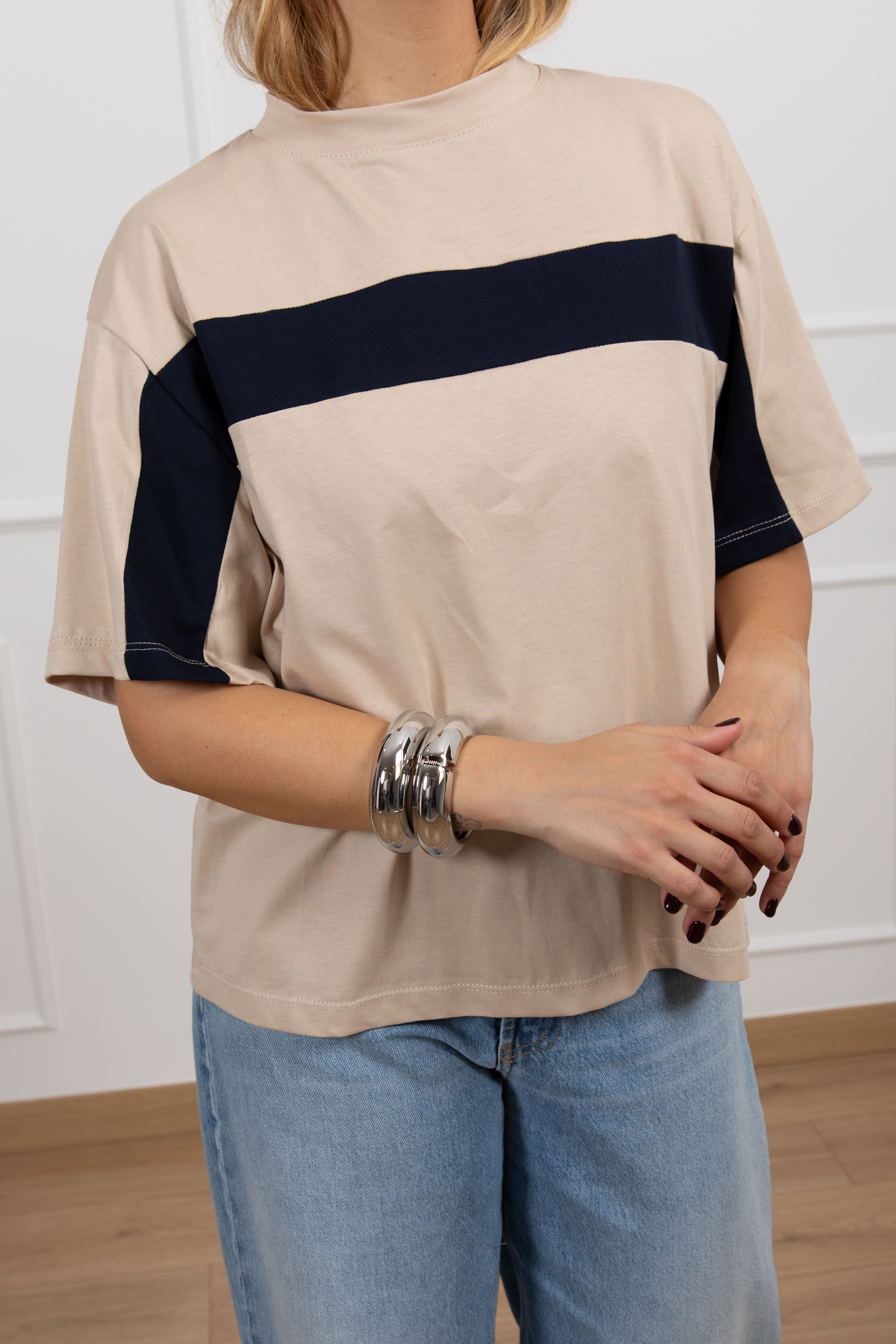 T-shirt con banda orizzontale Tensione IN