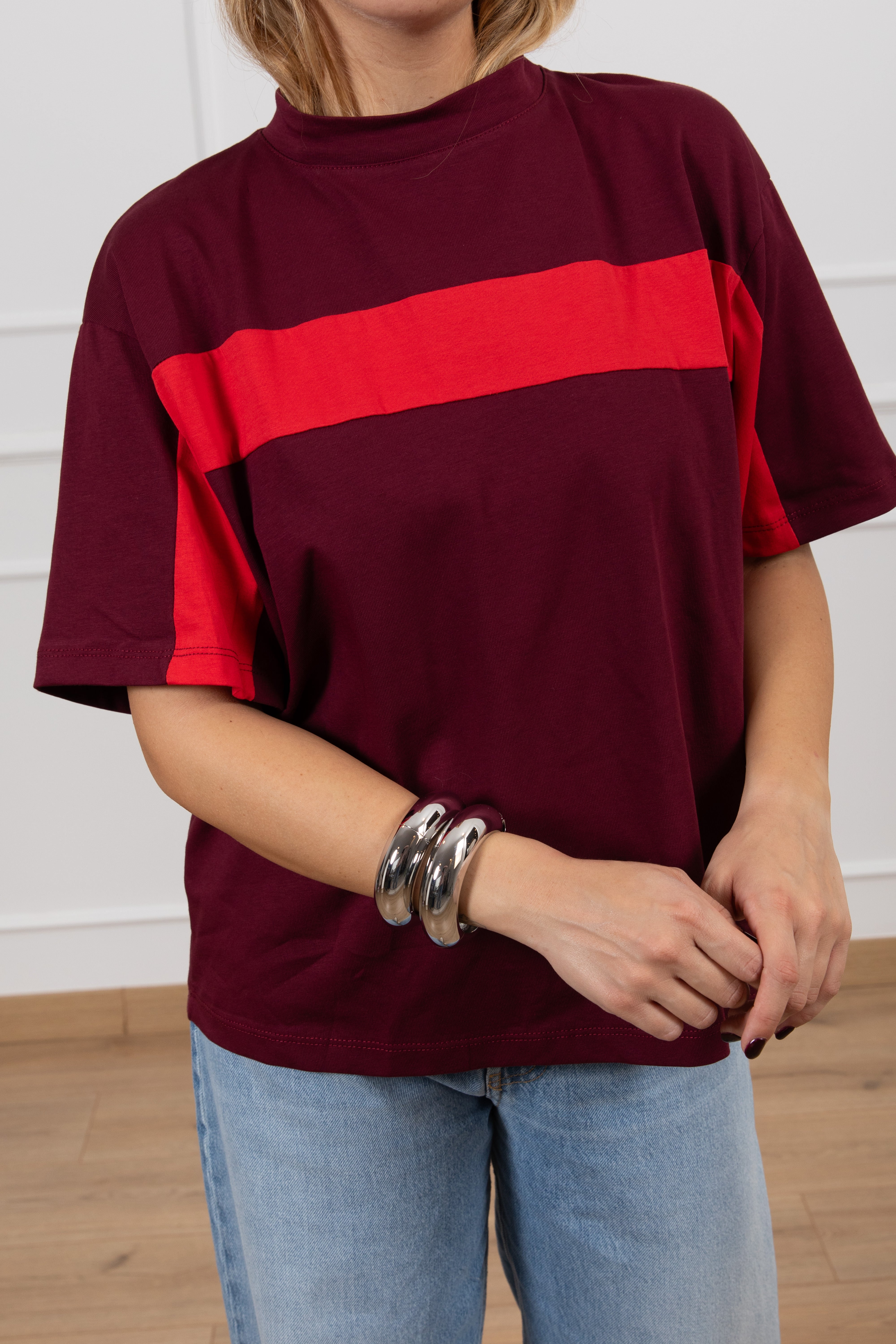 T-shirt con banda orizzontale Tensione IN