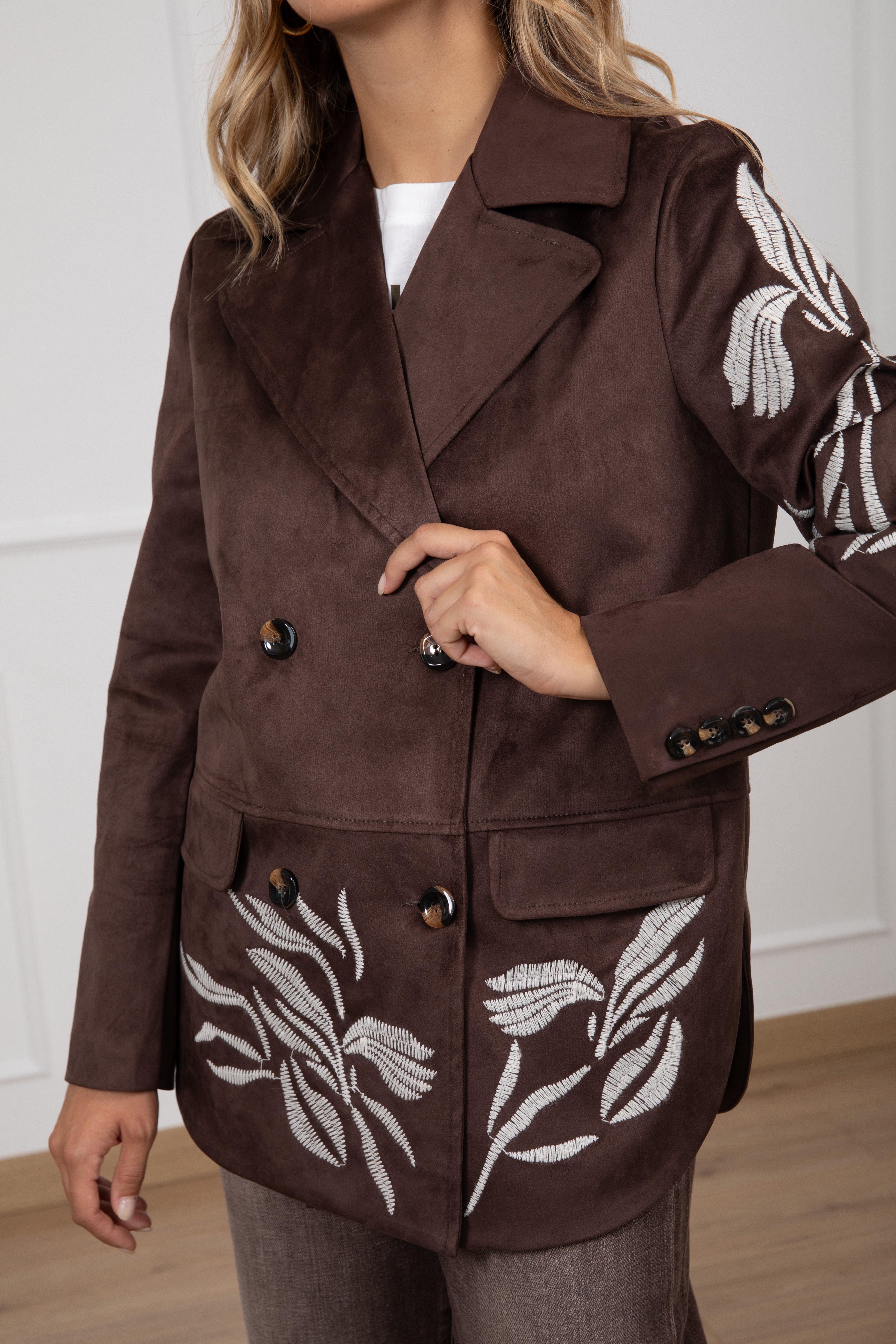 Giacca in eco-camoscio con ricami Susy Mix