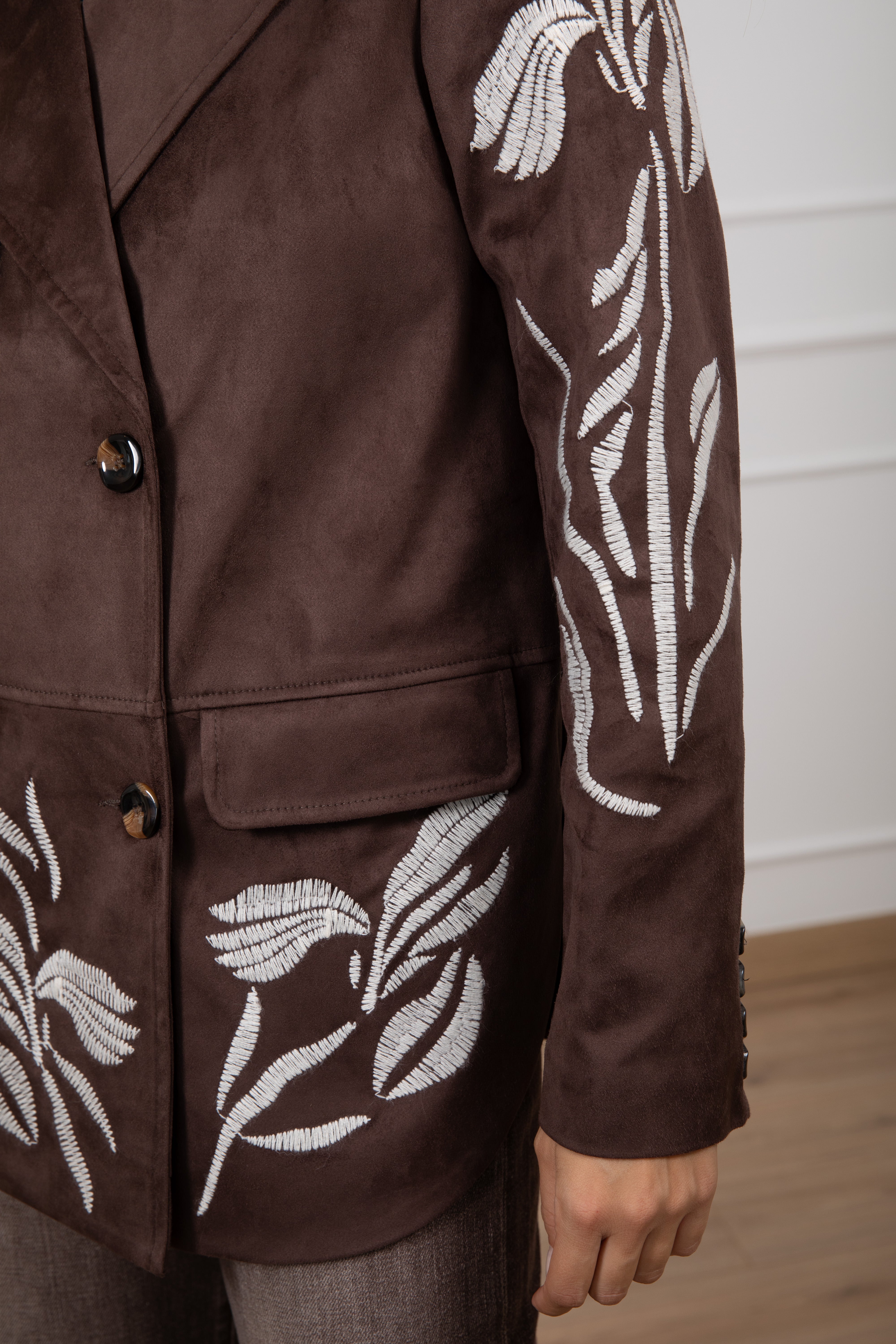 Giacca in eco-camoscio con ricami Susy Mix