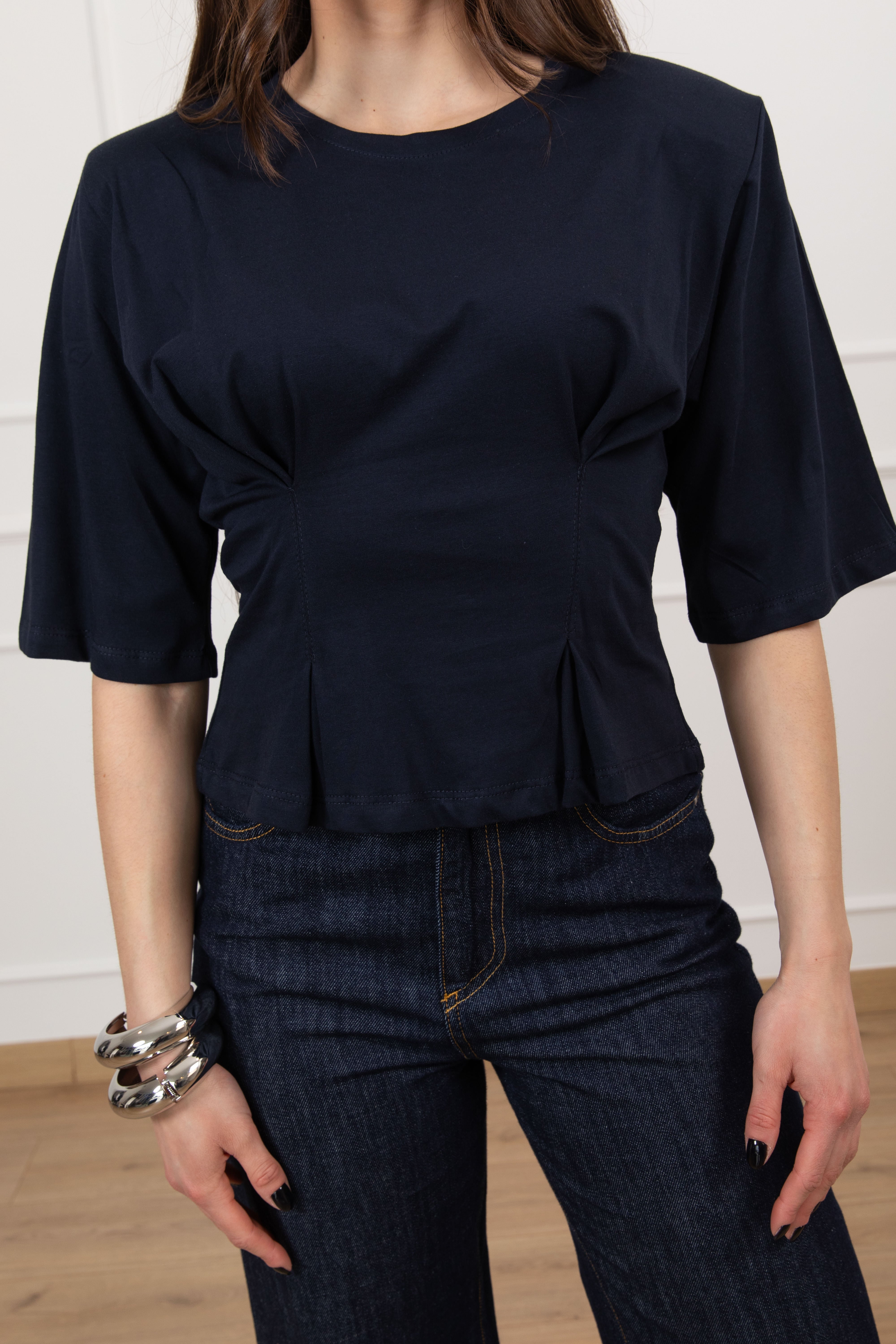 T-shirt con spallina imbottita e riprese Dixie