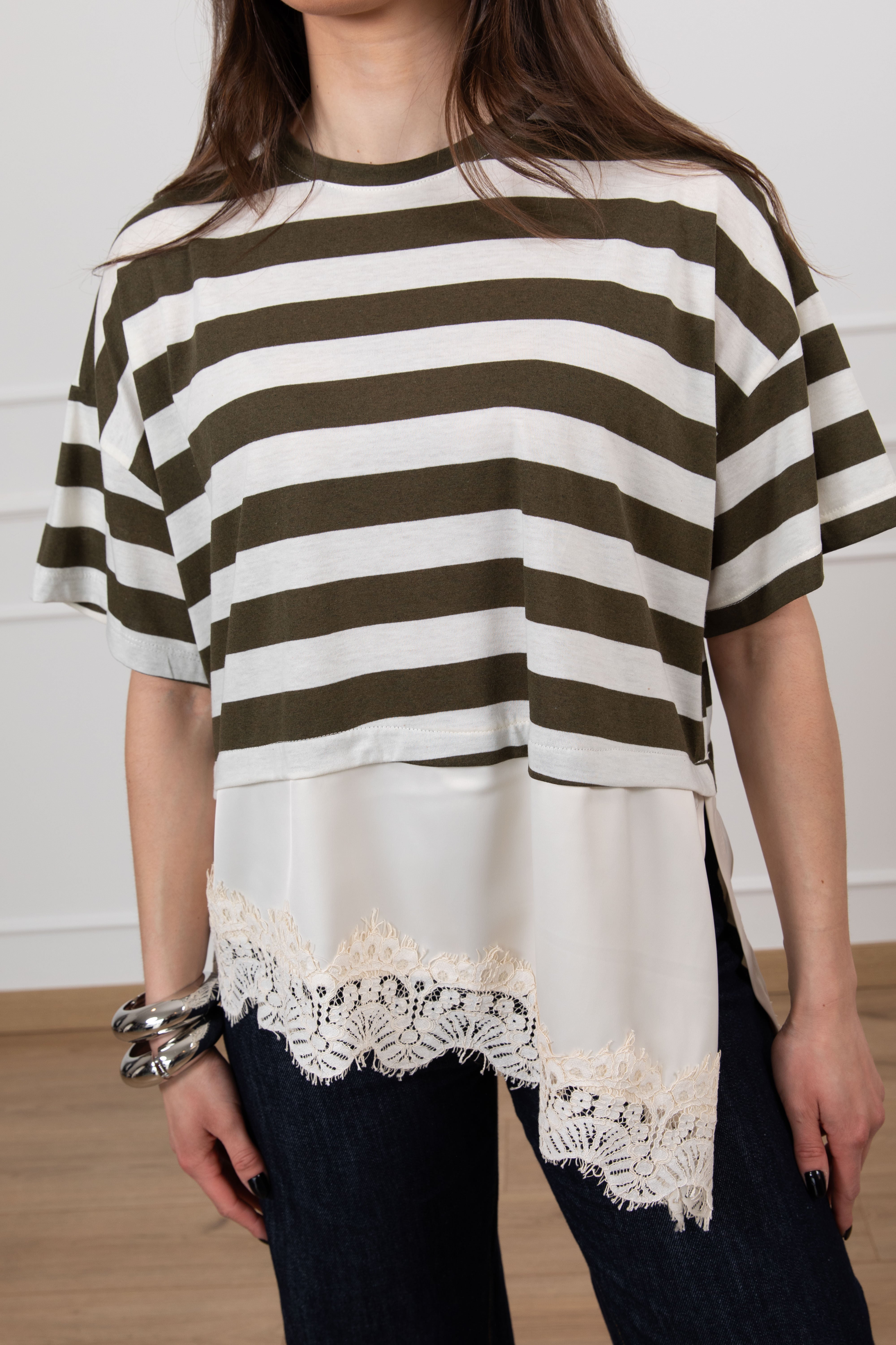 T-shirt a righe con fondo lingerie Dixie