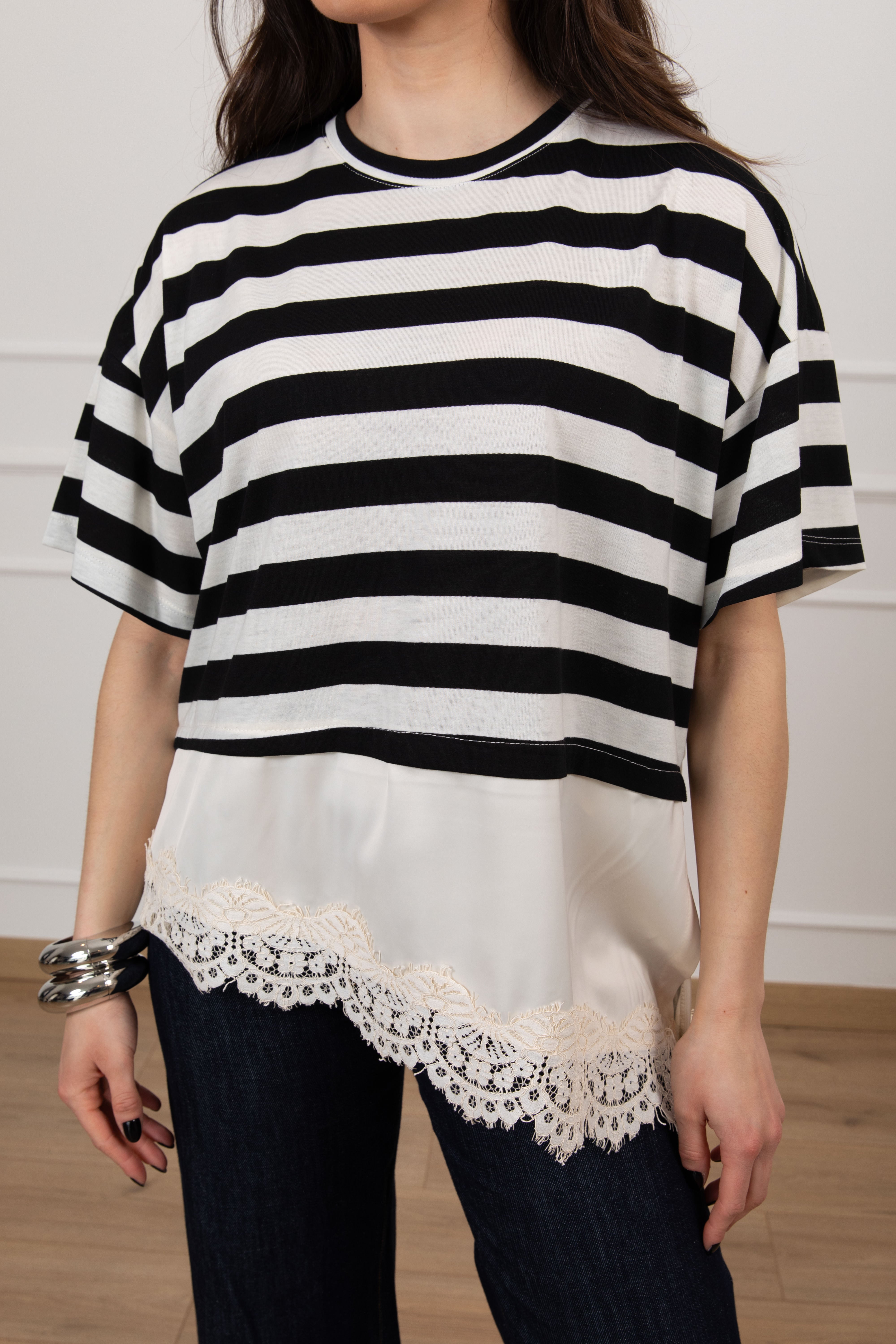 T-shirt a righe con fondo lingerie Dixie