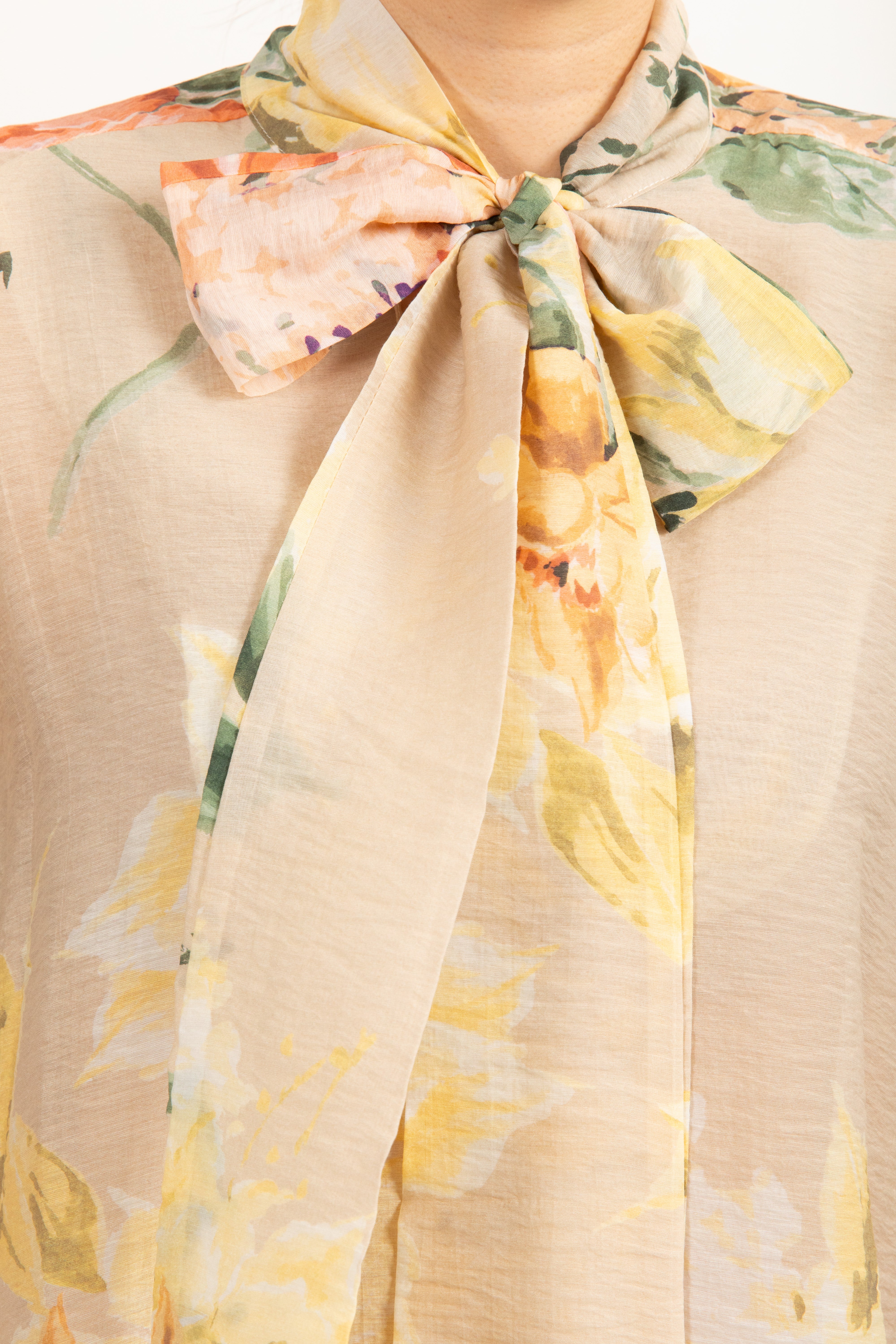 Blusa in lyocell fantasia flowers burro con fiocco Dixie