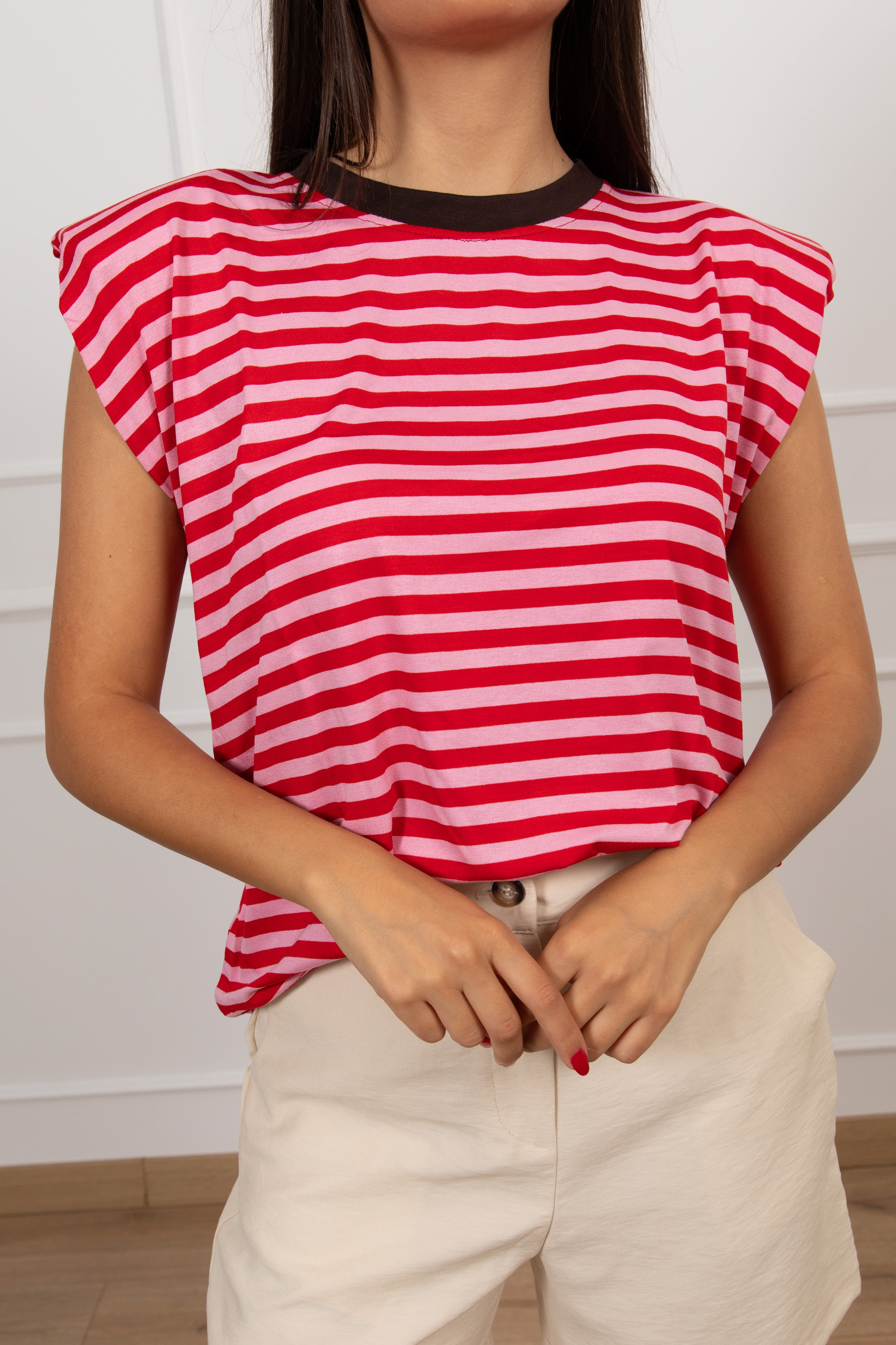 T-shirt smanicata con spallina imbottita a righe Haveone