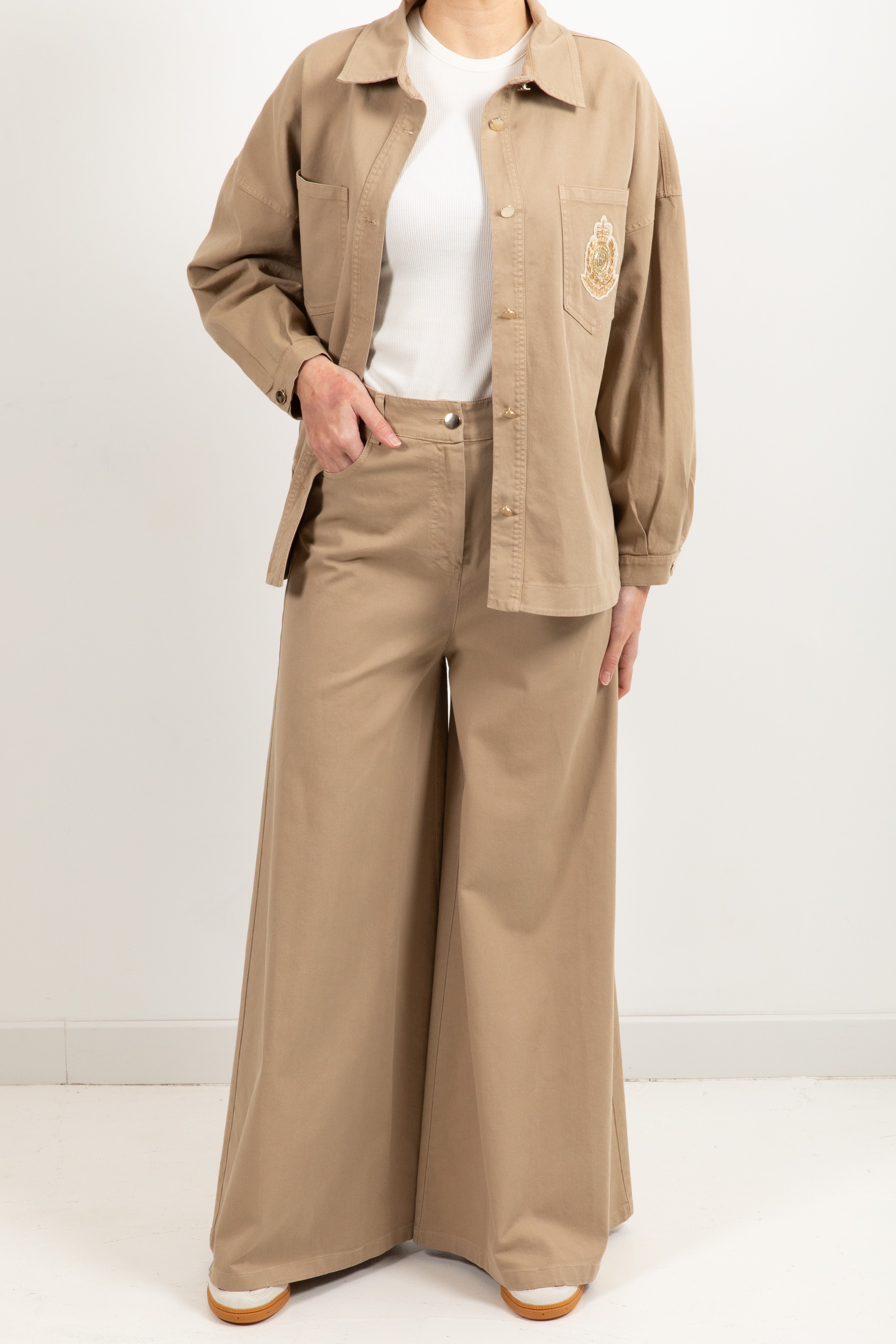Pantalone 5 tasche con gamba ampia Tensione IN