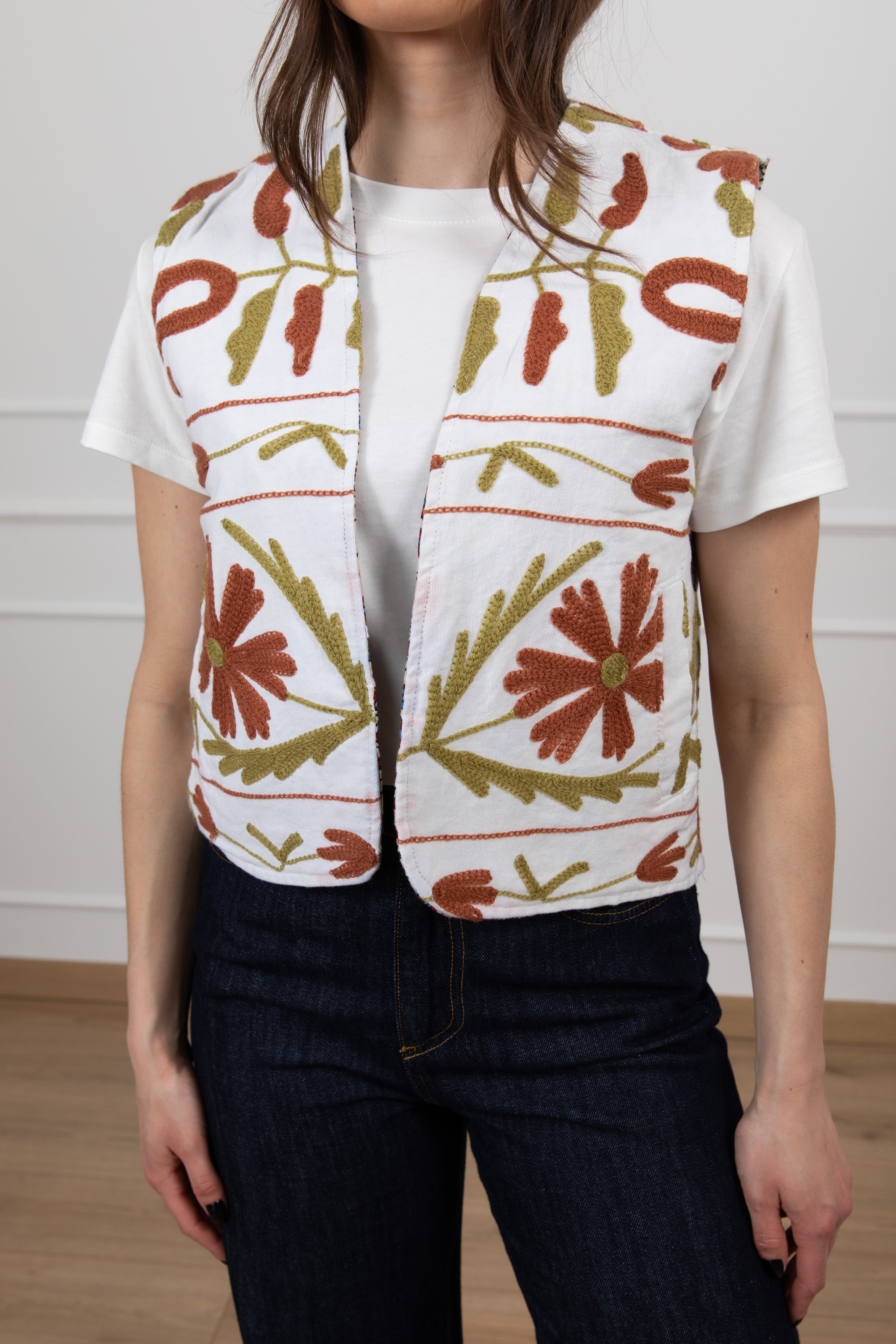 Gilet con ricamo multicolor ViCOLO