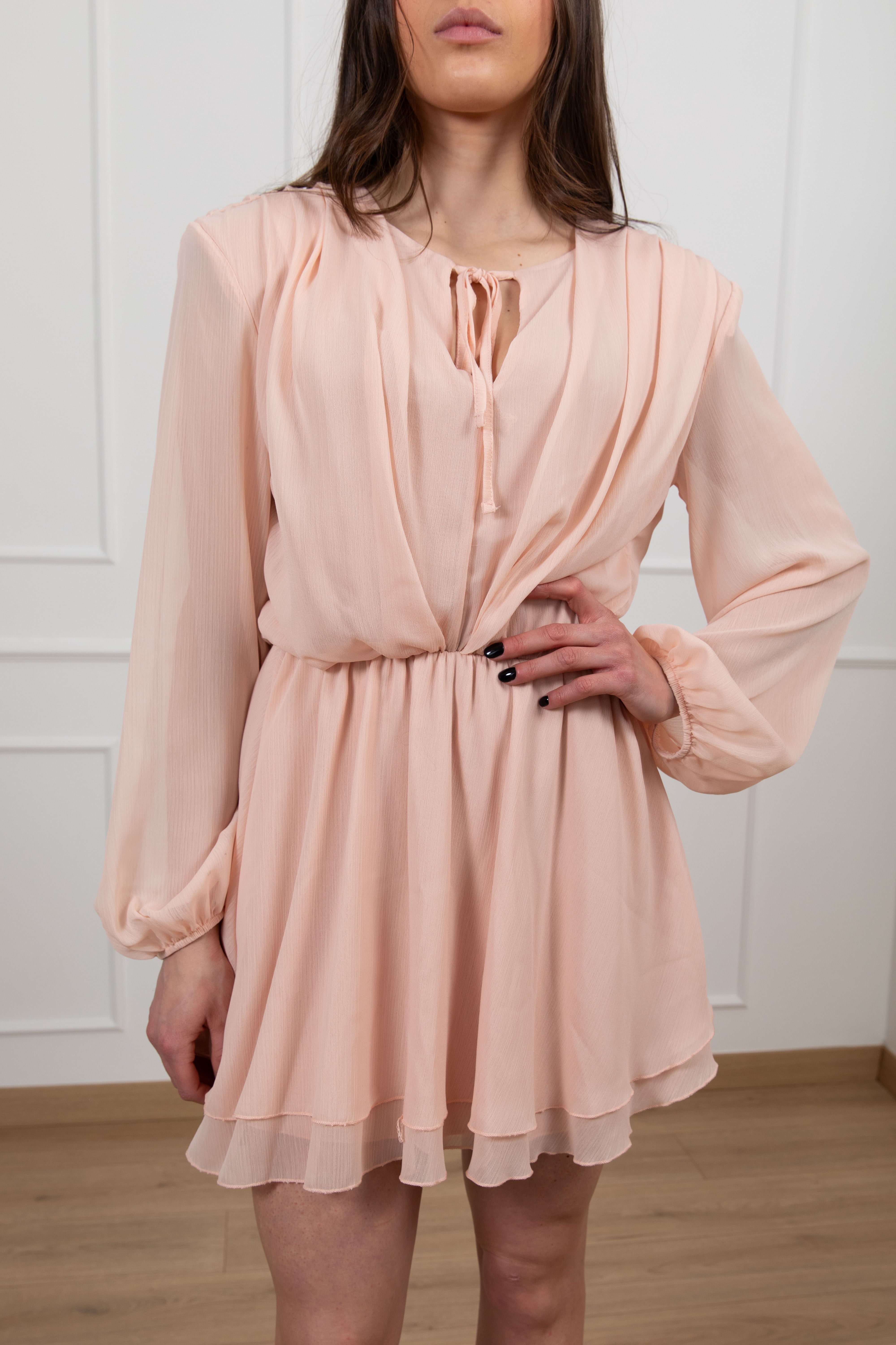 Mini-abito in crepe con spallina imbottita Tensione IN