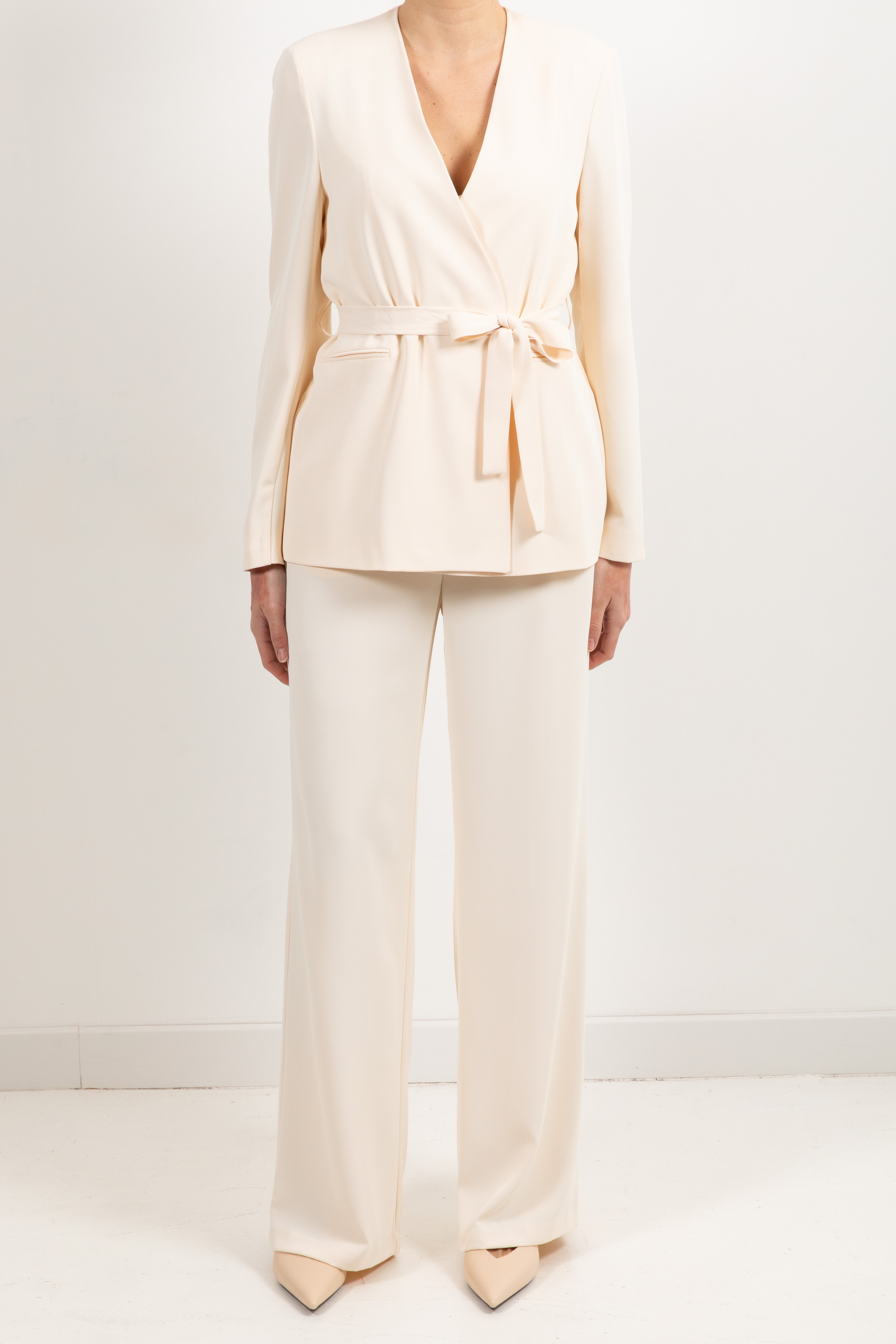 Tailleur fluido giacca con fusciacca e pantalone gamba dritta Dixie