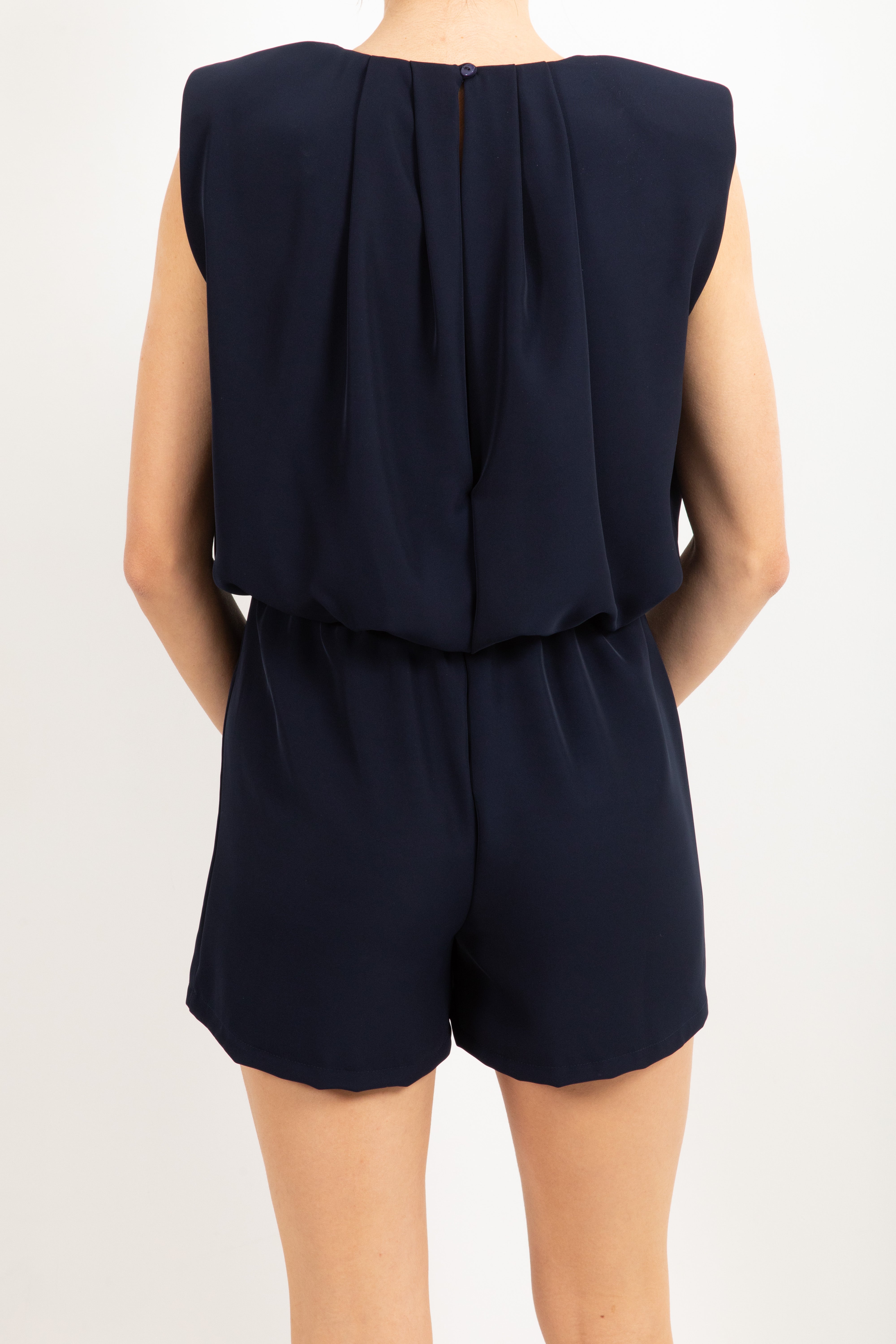 Jumpsuit corta con spallina imbottita ViCOLO