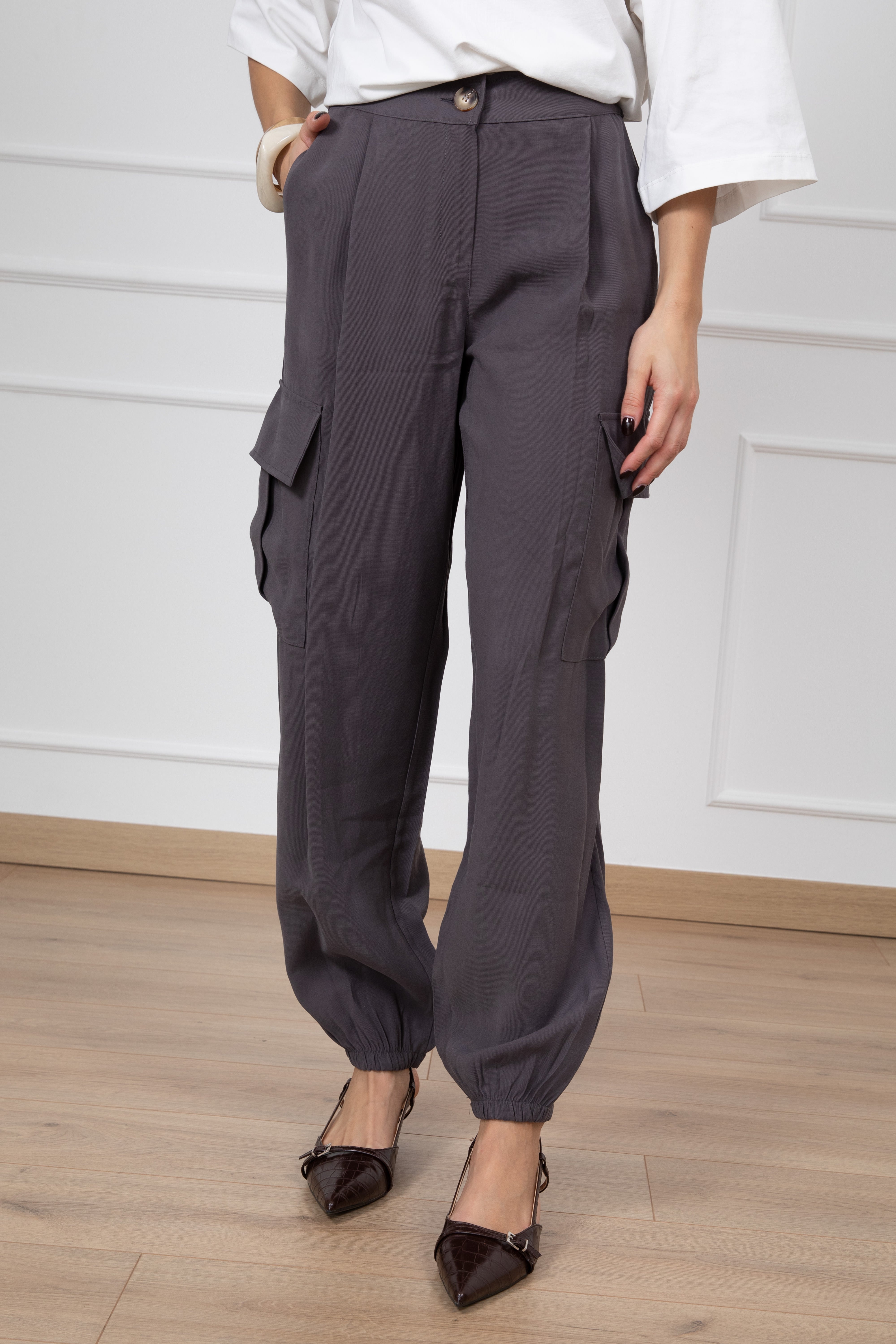 Pantalone cargo con elastico sul fondo ViCOLO