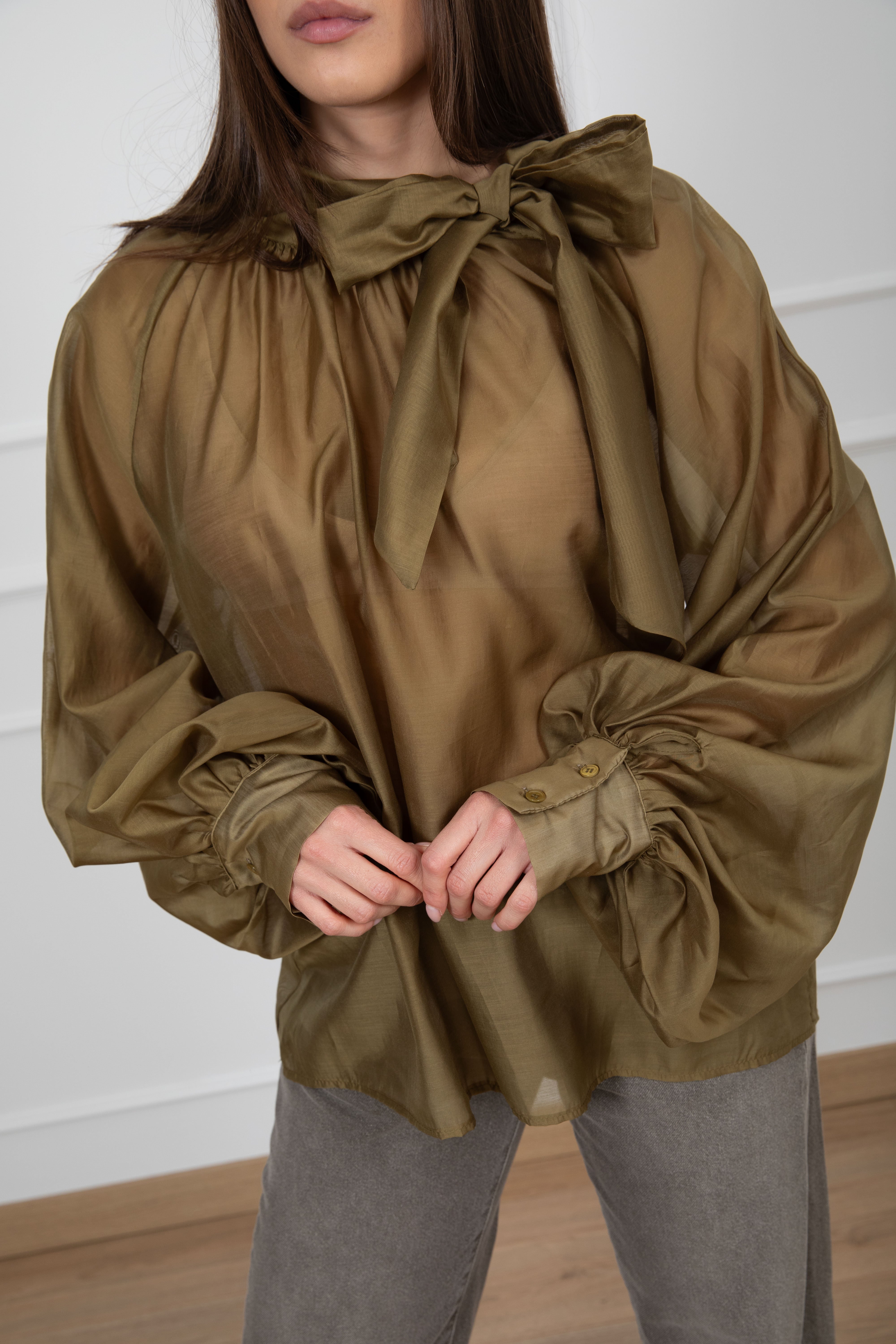 Blusa in lyocell con fiocco ViCOLO