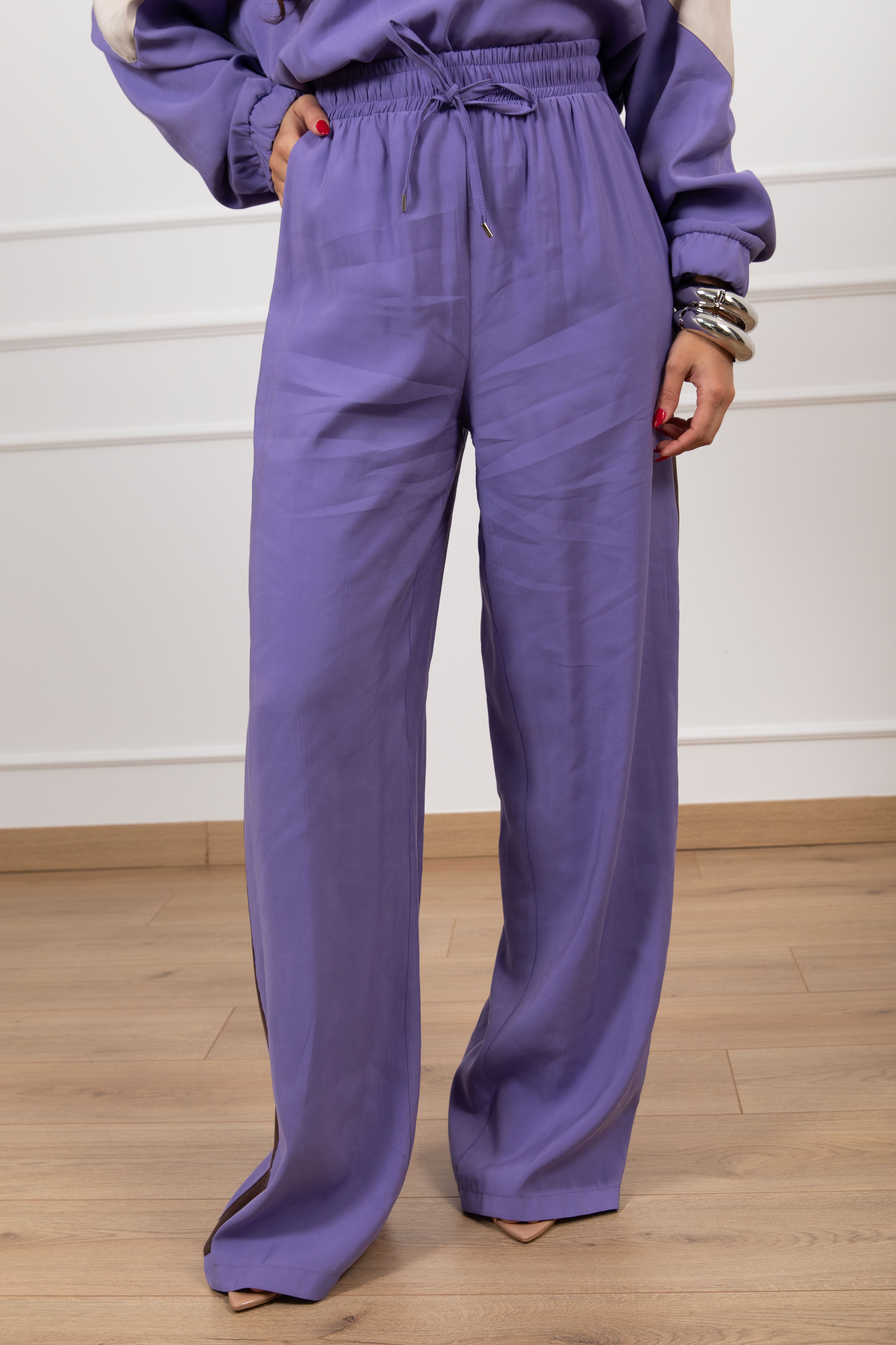 Pantalone in cupro con banda laterale e coulisse Tensione IN