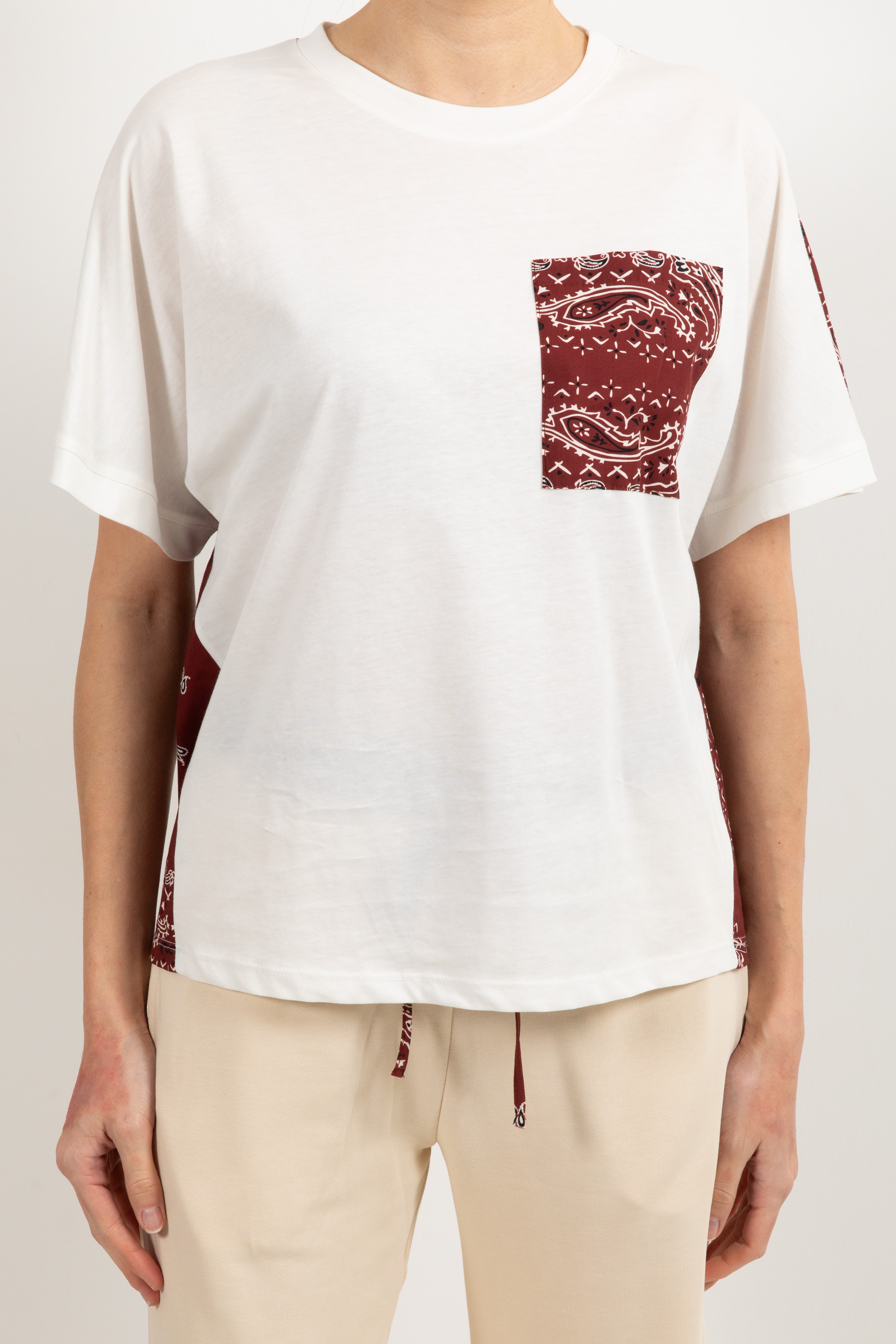 T-shirt con tasca e retro bandana ViCOLO X GLAM