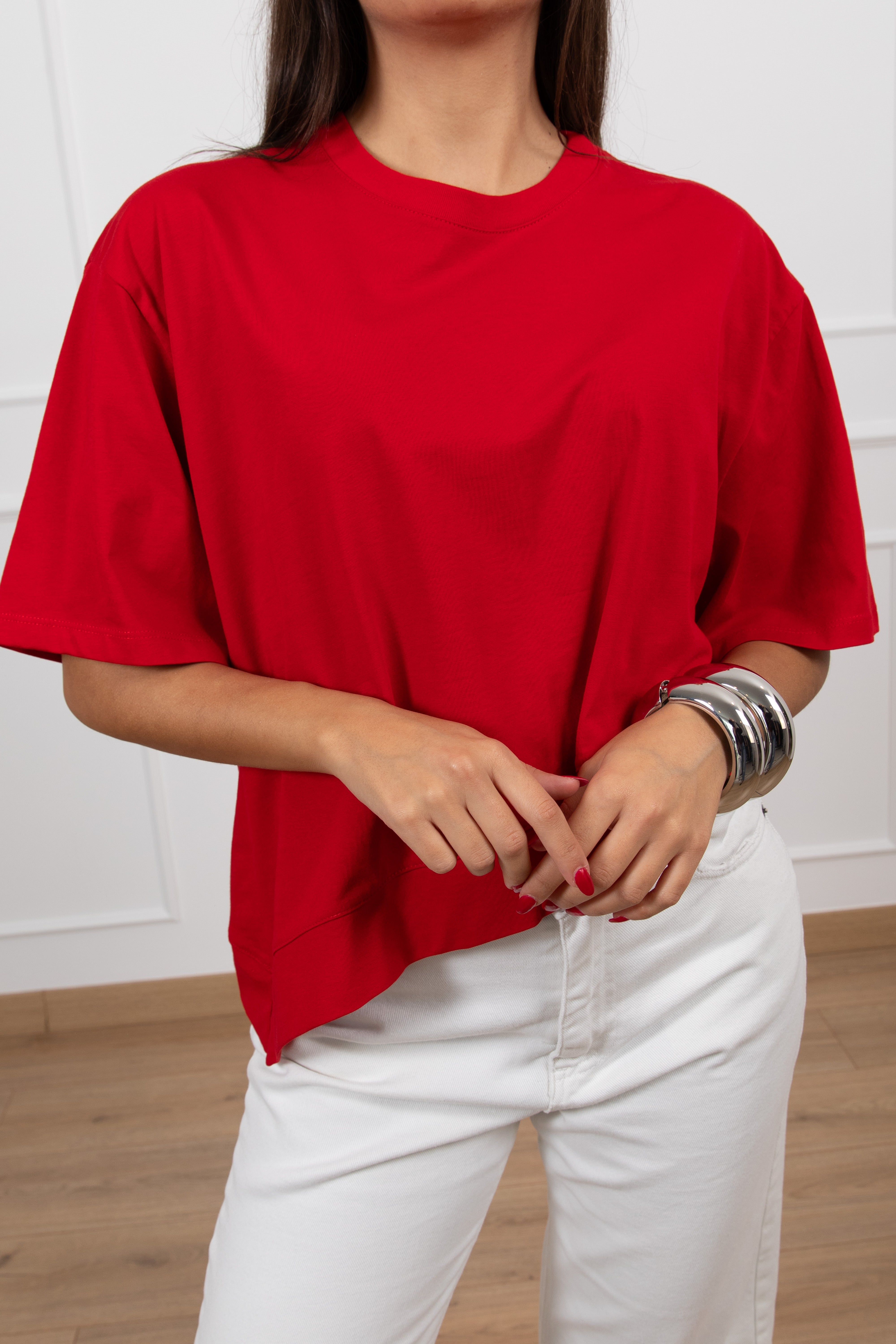 T-shirt cropped con fondo asimmetrico ViCOLO