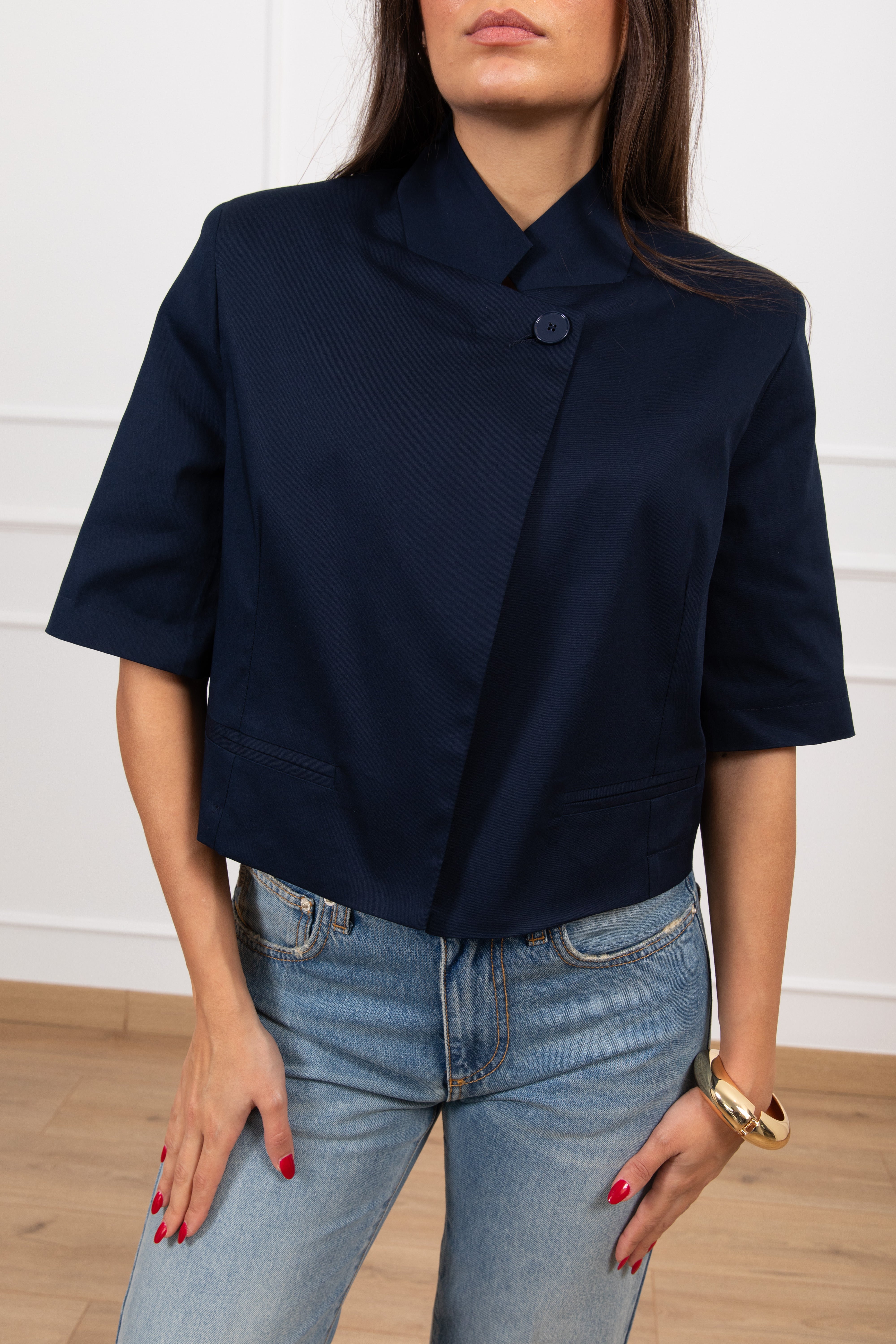 Giacca cropped con bottone alto ViCOLO