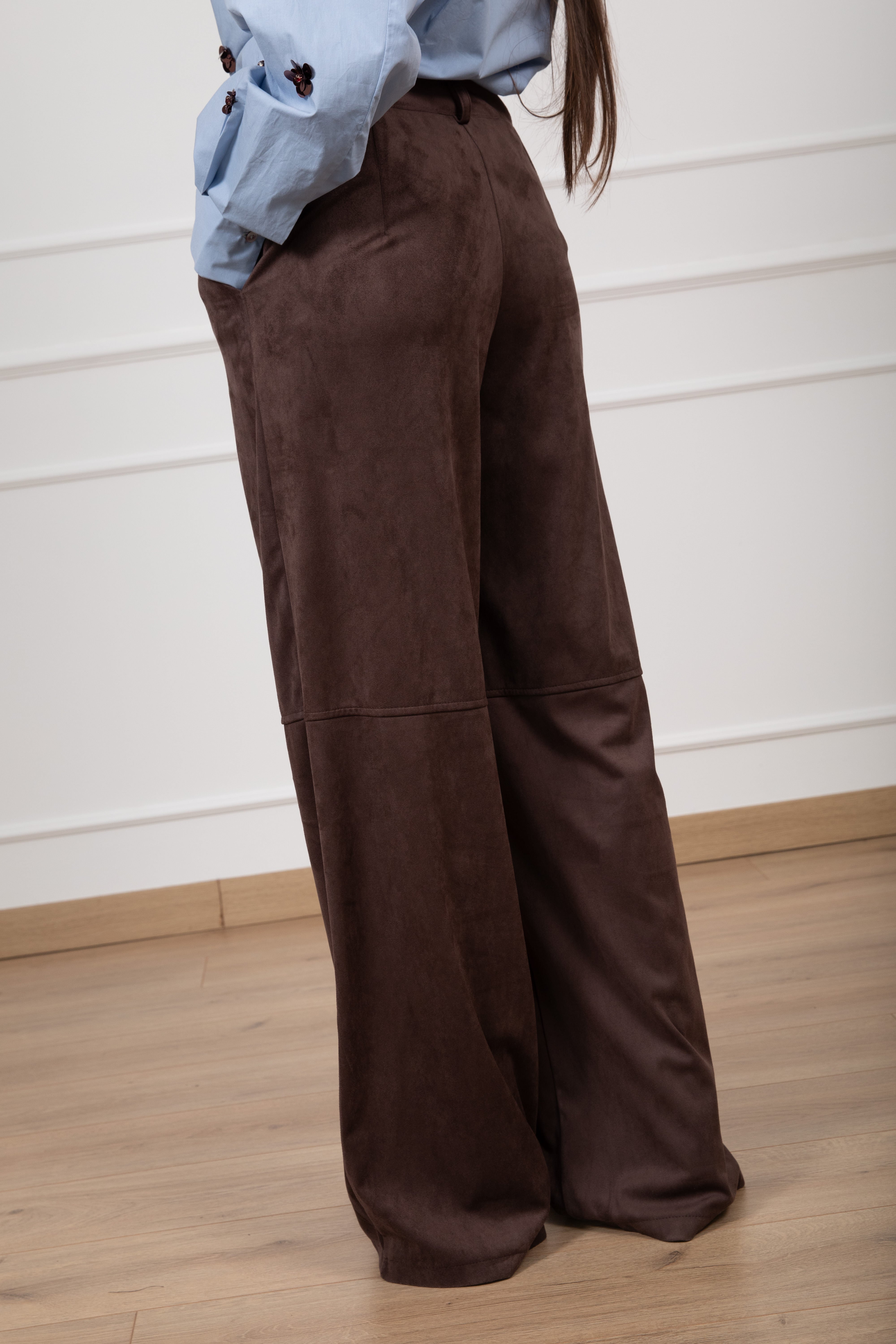 Pantalone gamba dritta in eco-camoscio Dixie