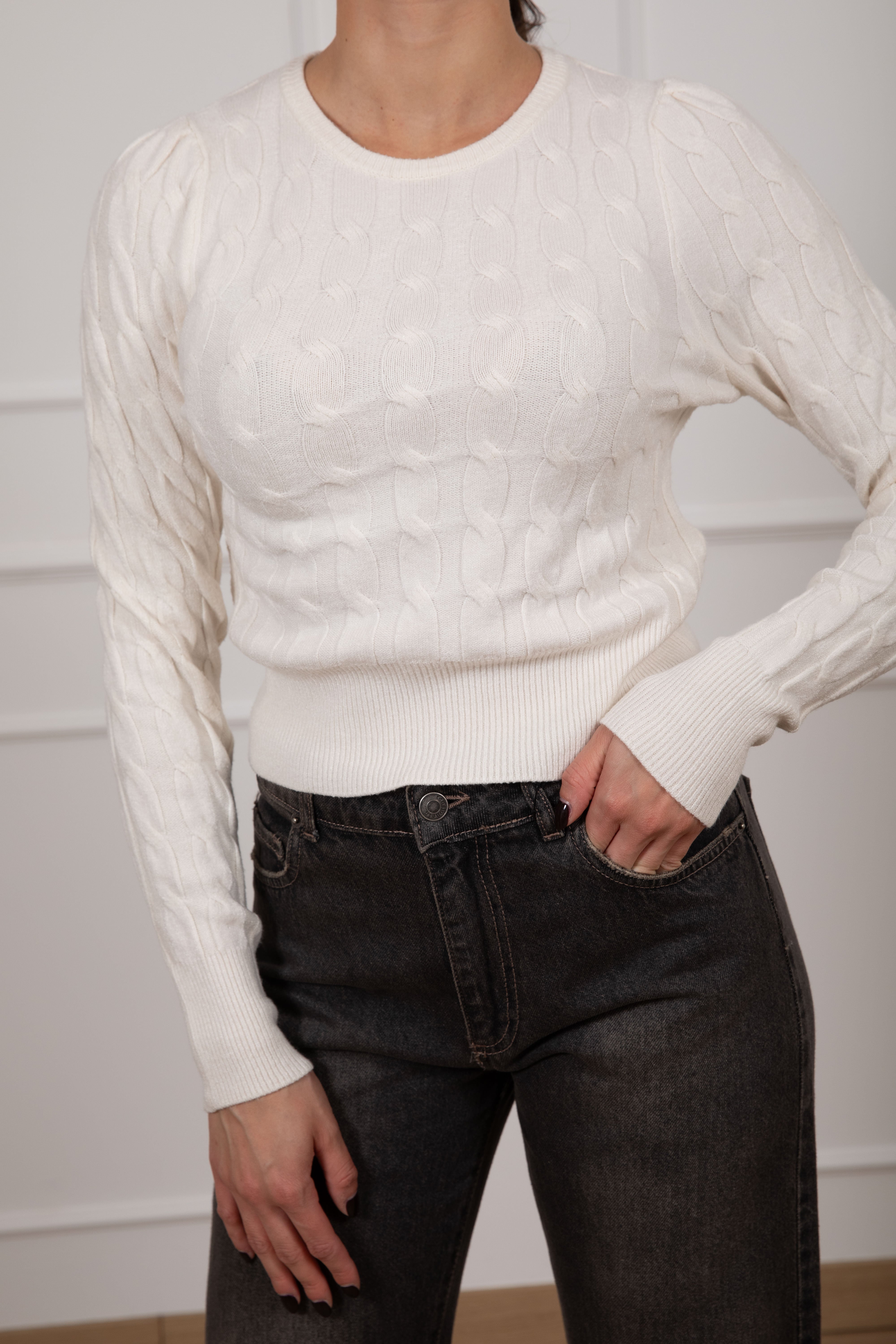 Pull treccia piatta con bottone gioiello sul retro Tensione IN