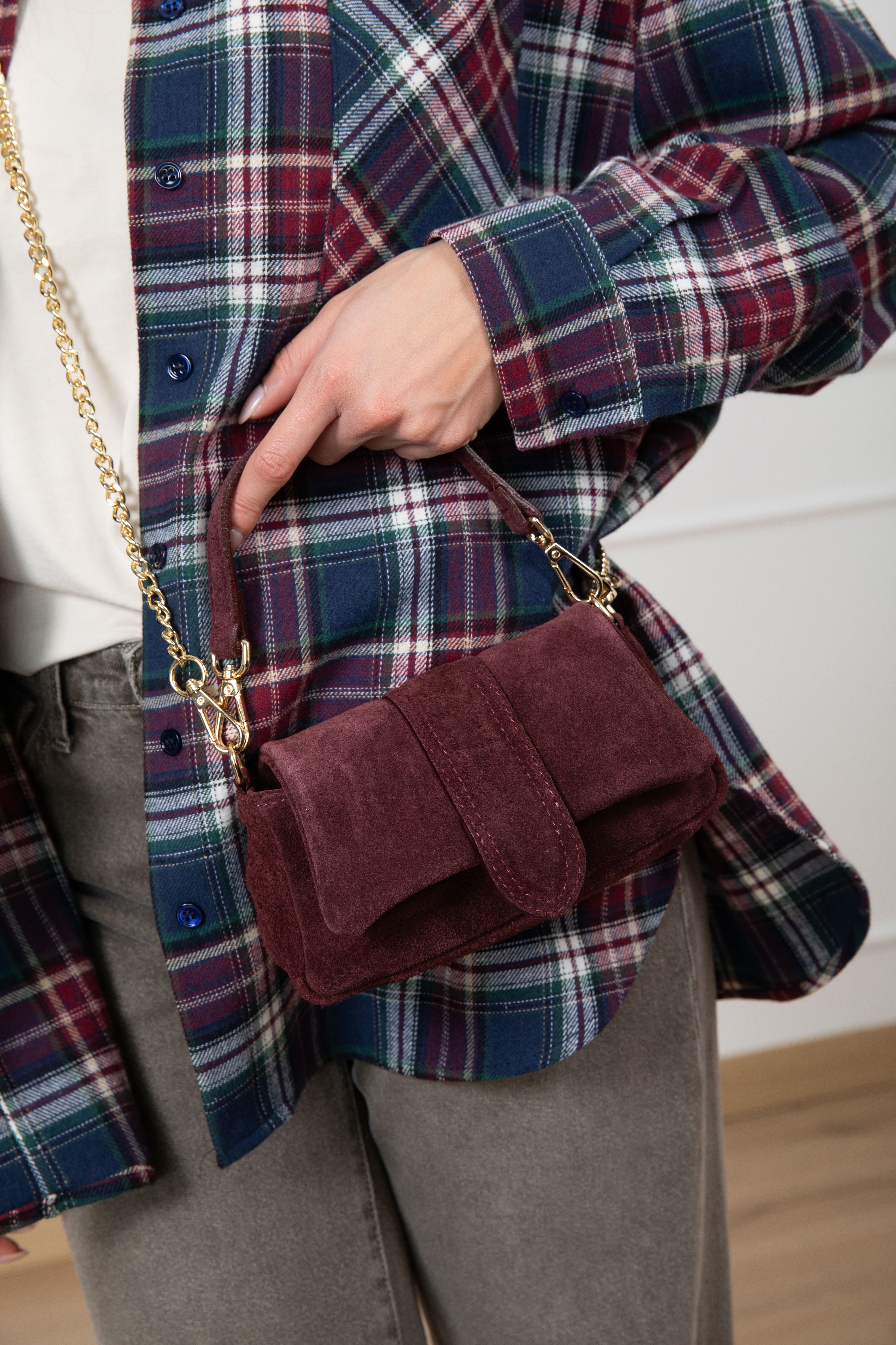 Mini-handbag in camoscio con tracolla