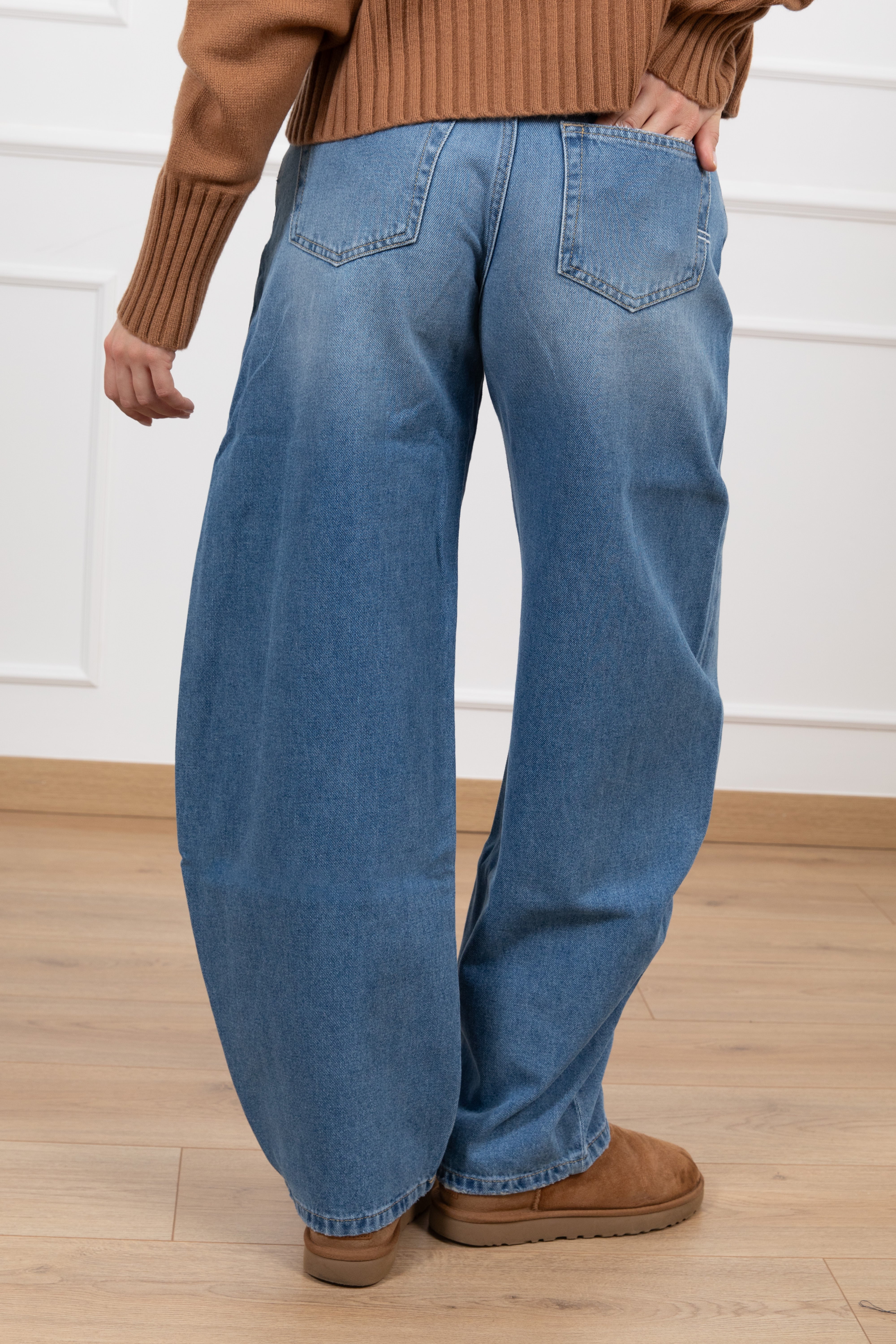 Jeans Denise con bottone spostato ViCOLO NEW COLLECTION