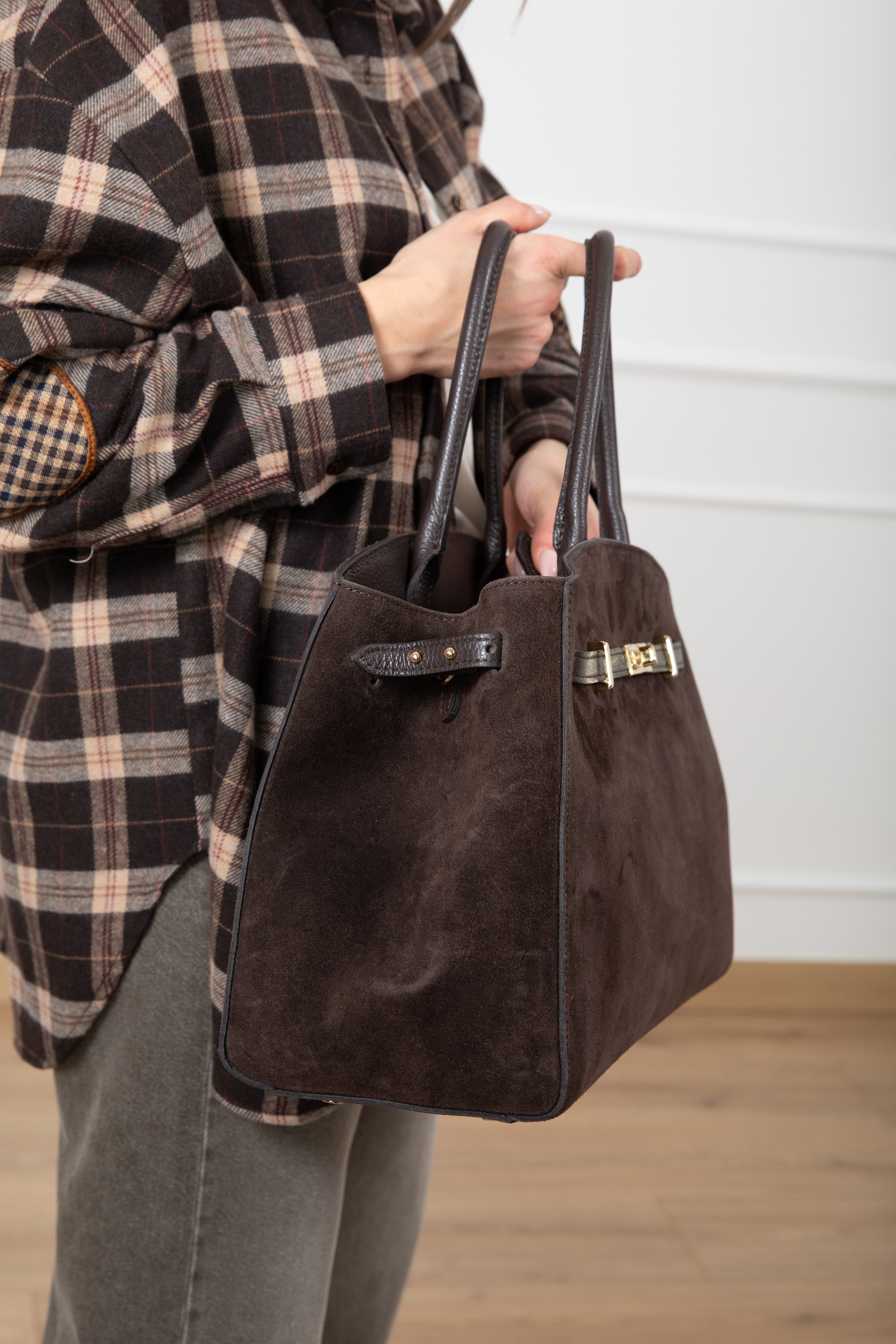 Maxi-handbag in camoscio con lucchetto