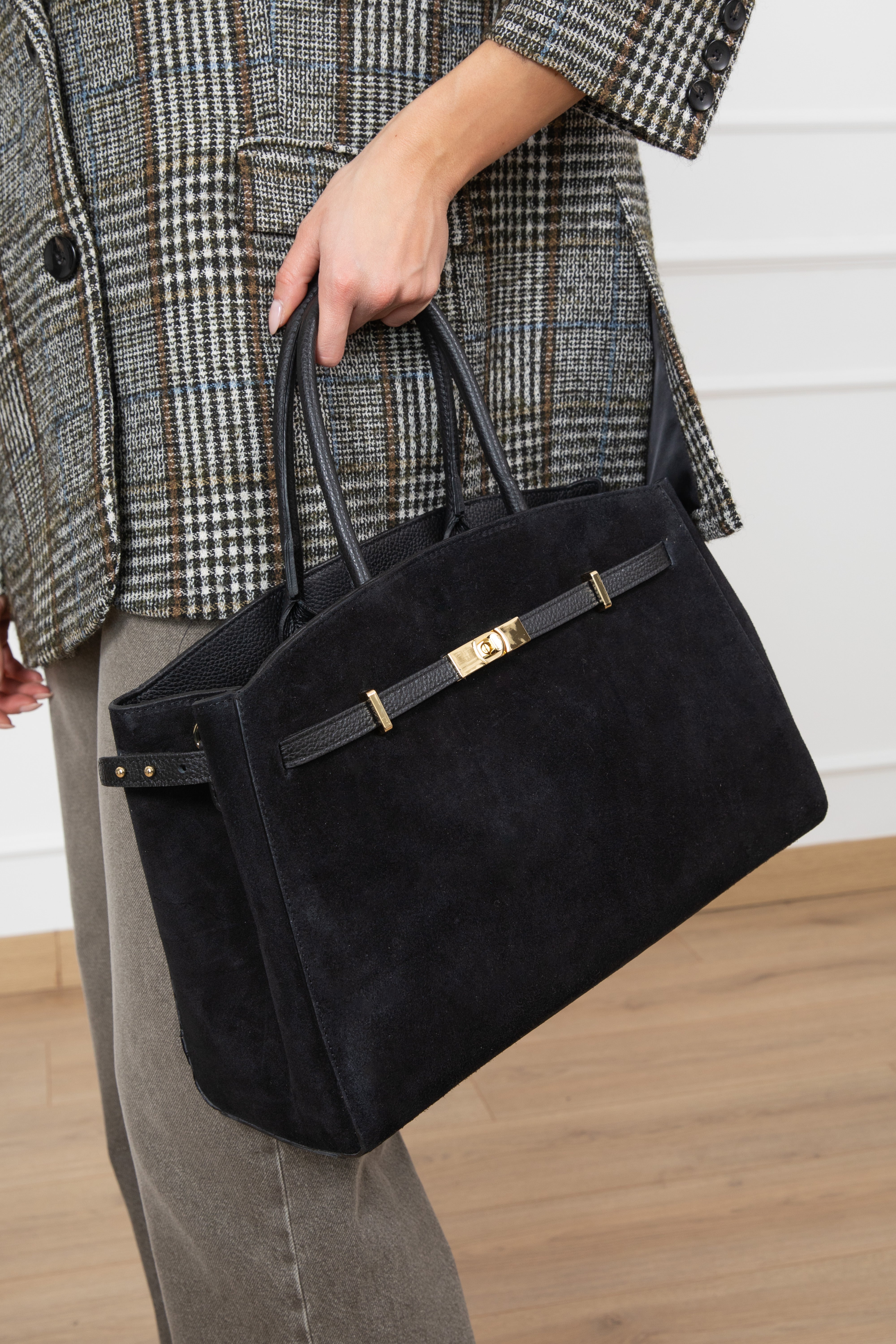 Maxi-handbag in camoscio con lucchetto
