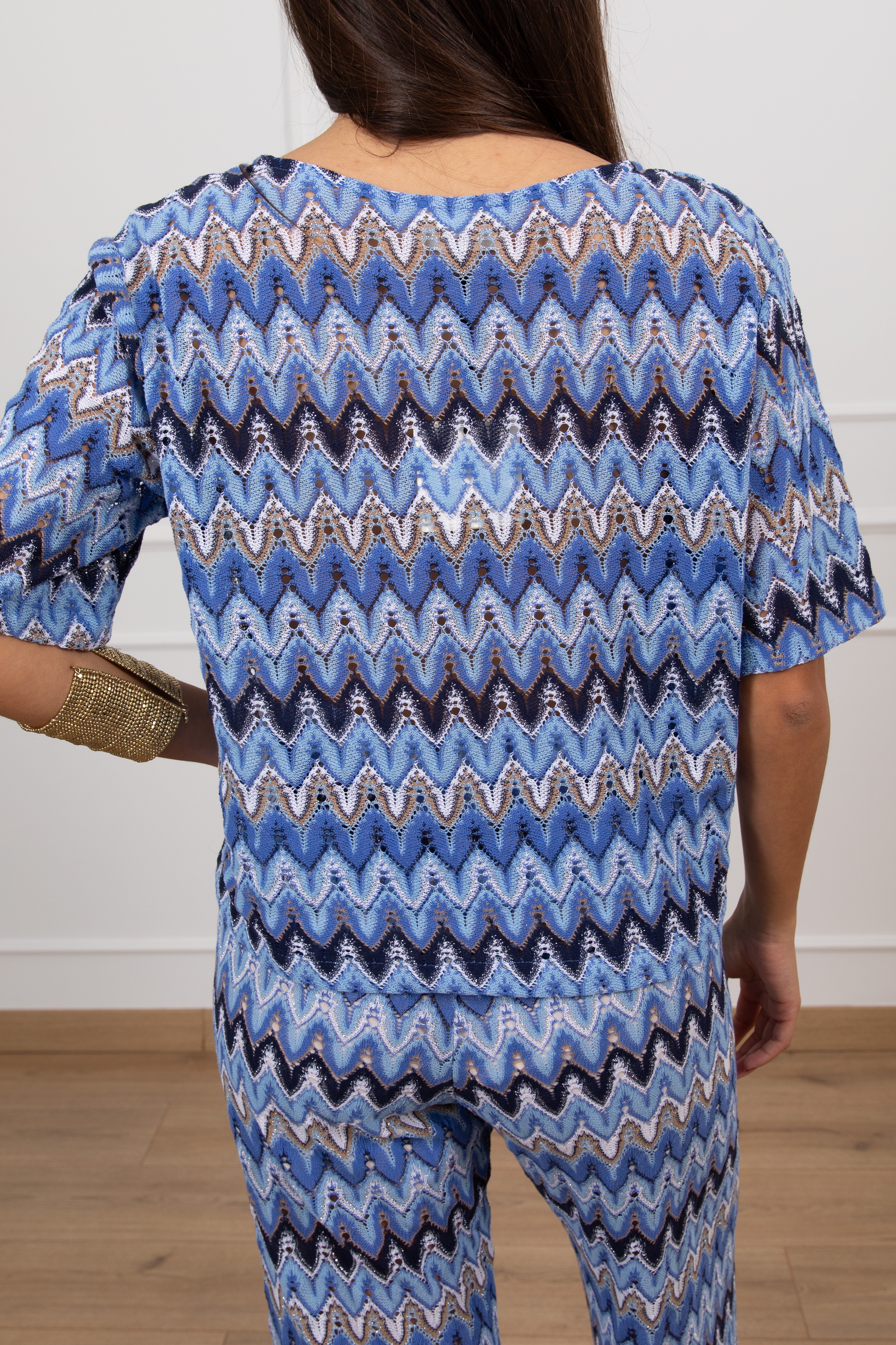 T-shirt motivo zig-zag celeste con filo lurex ViCOLO