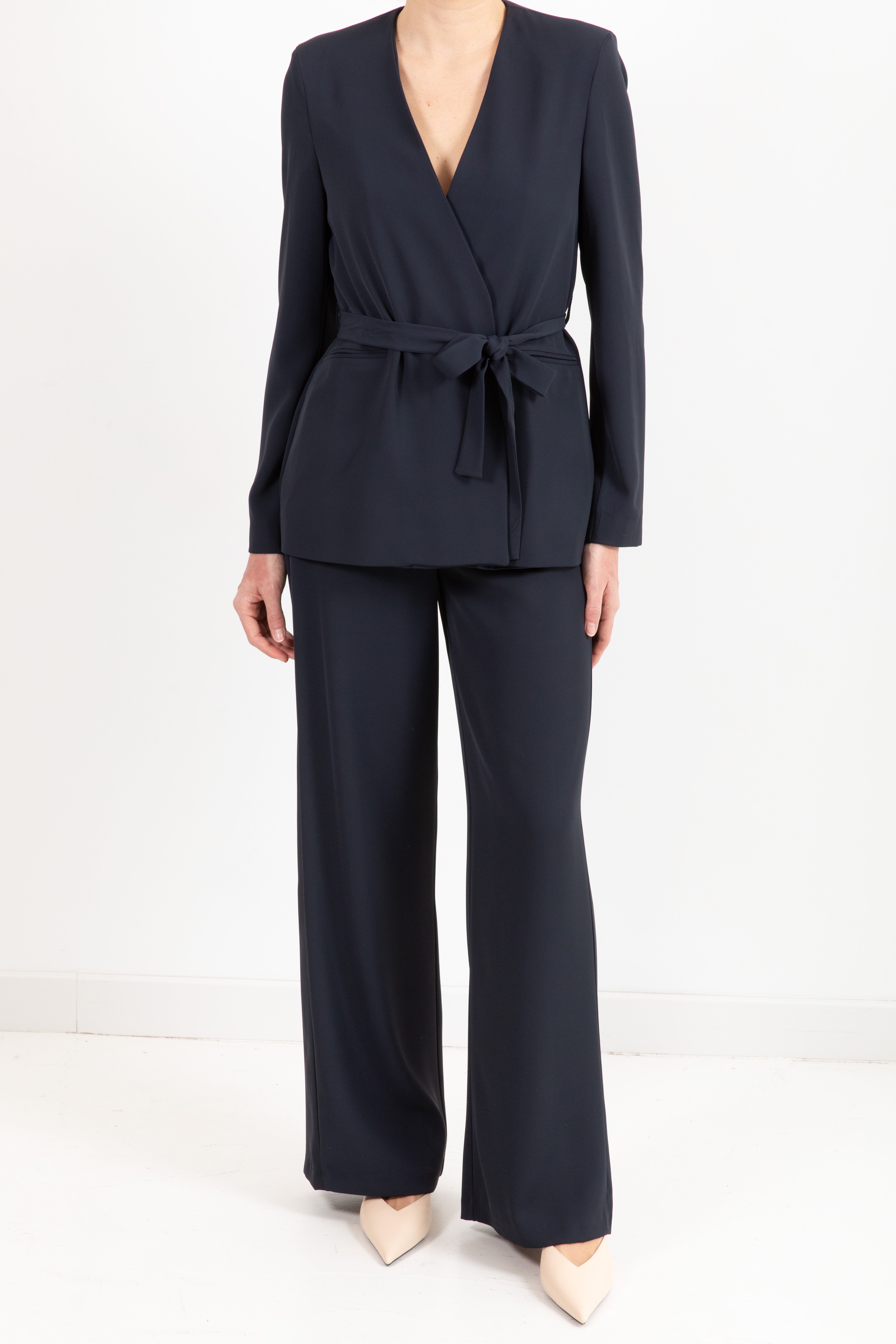 Tailleur fluido giacca con fusciacca e pantalone gamba dritta Dixie