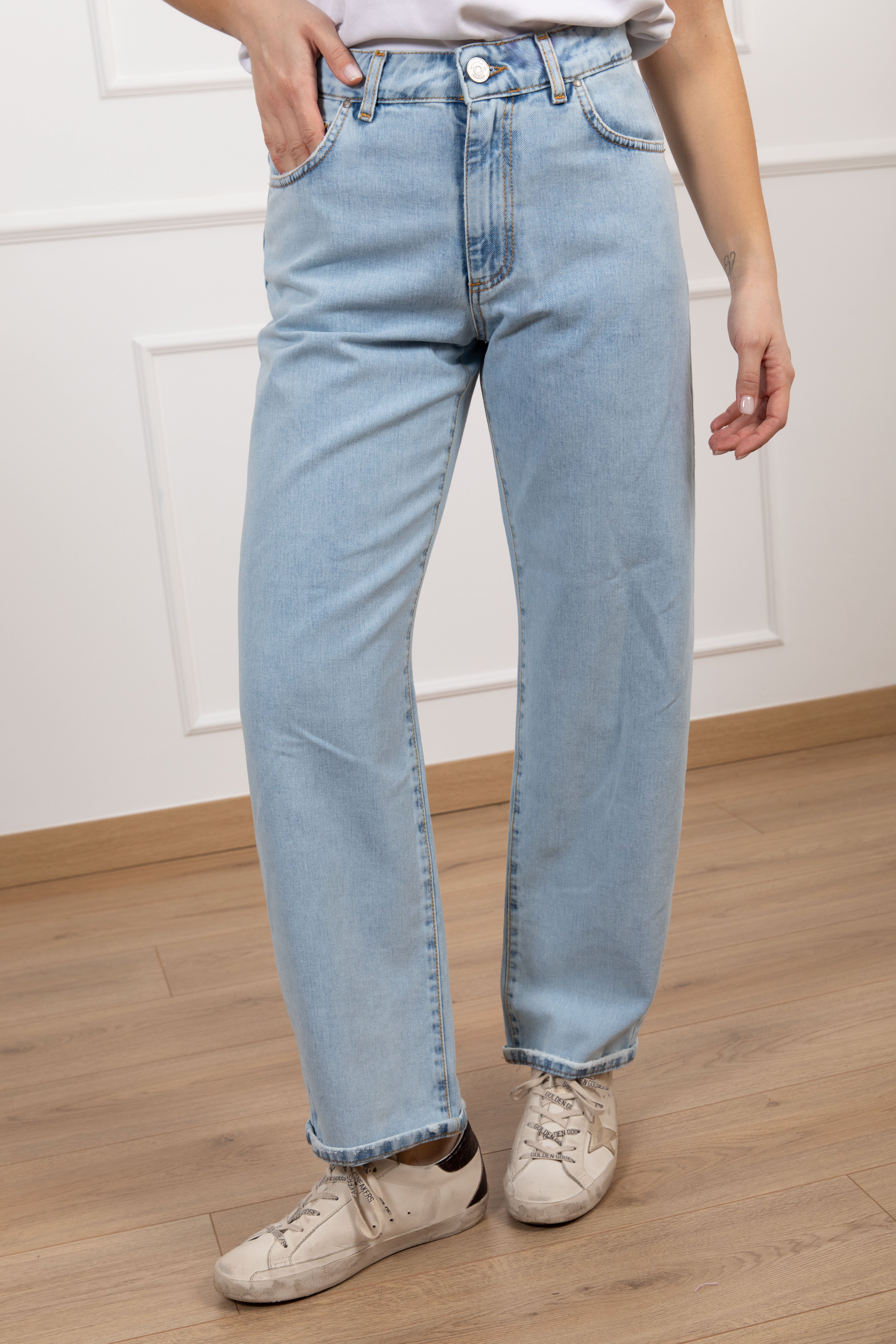 Jeans Accademia carrot-fit Tensione IN NEW COLLECTION