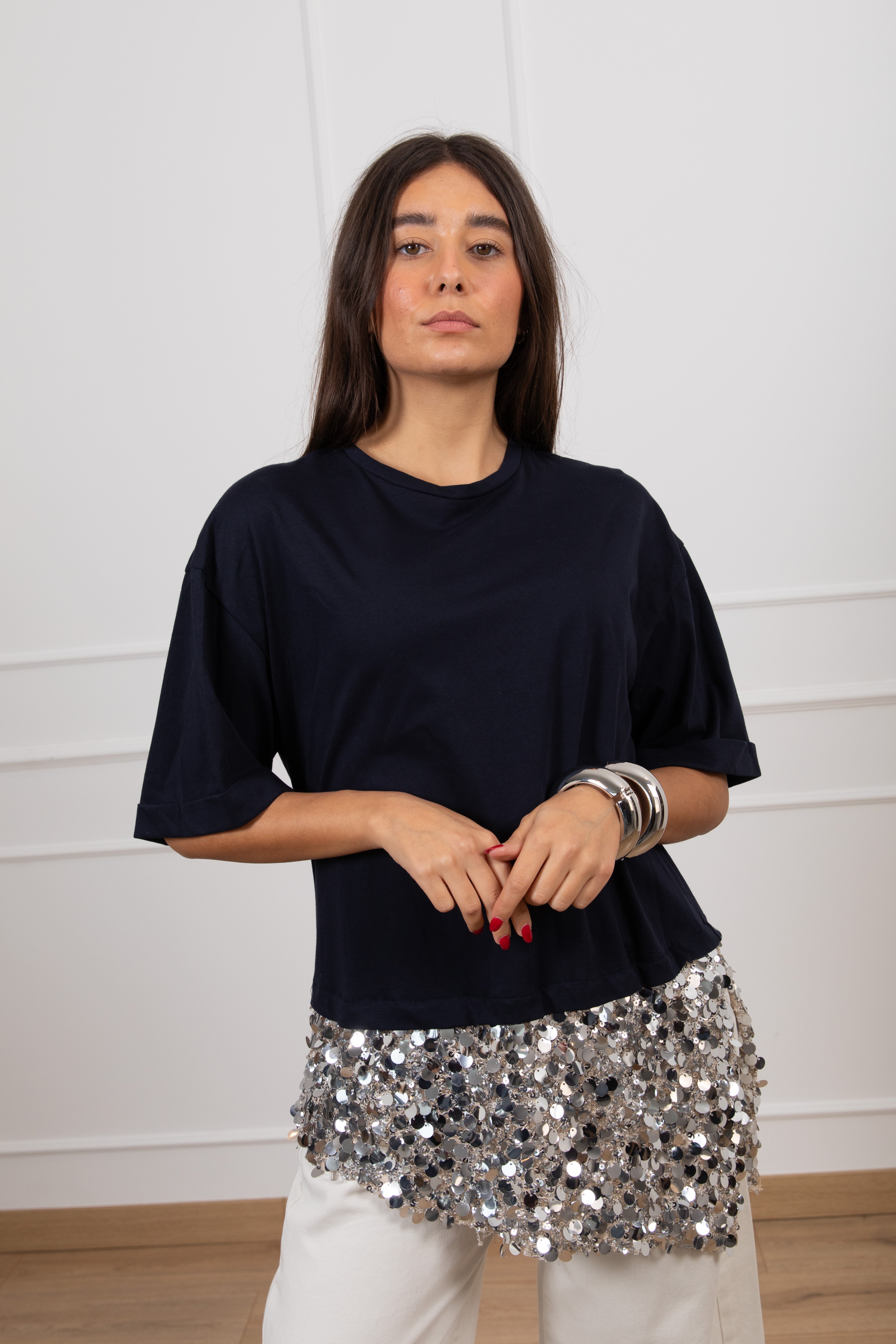T-shirt fondo asimmetrico con paillettes Motel
