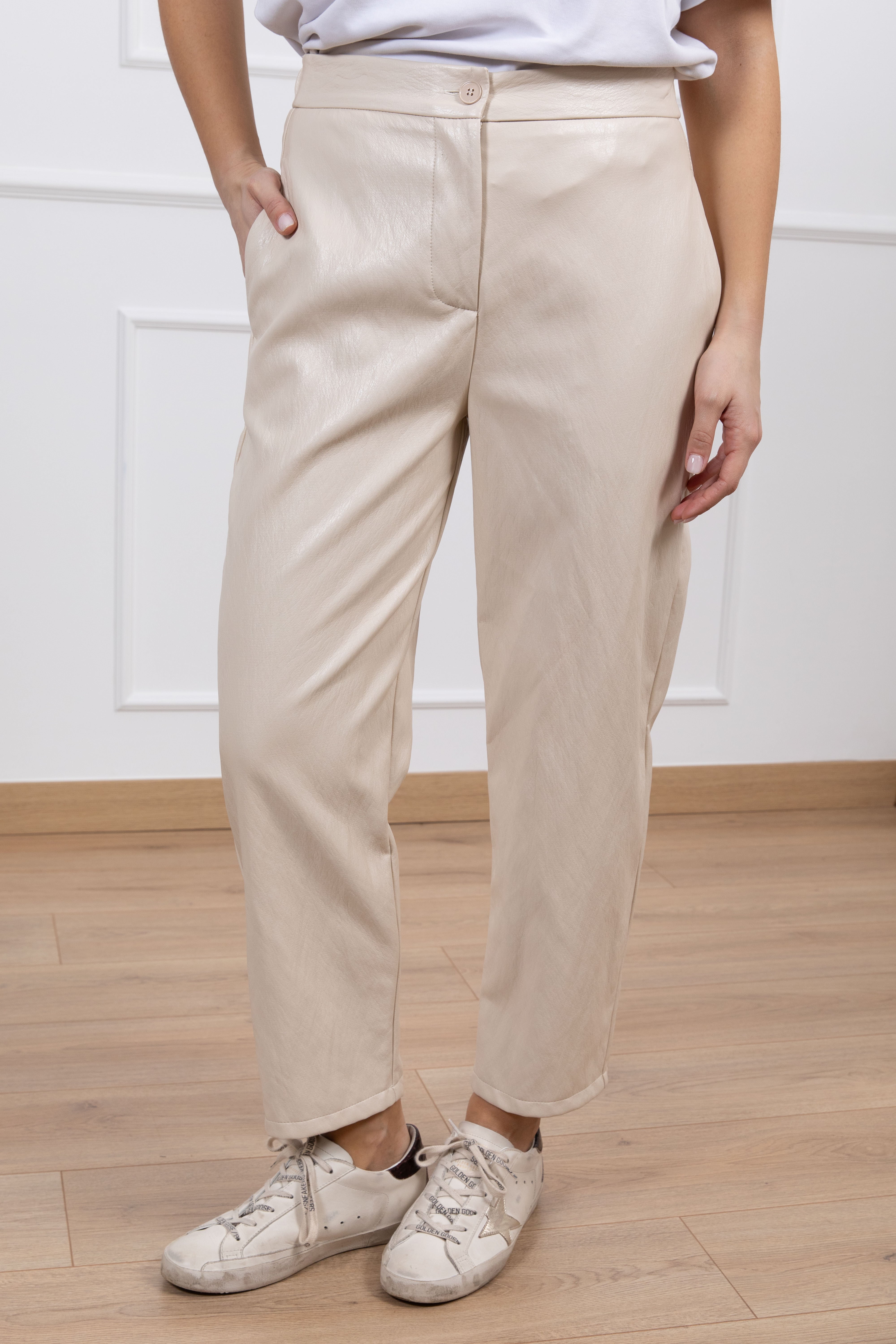 Pantalone carrot-fit in eco-pelle ViCOLO NEW COLLECTION