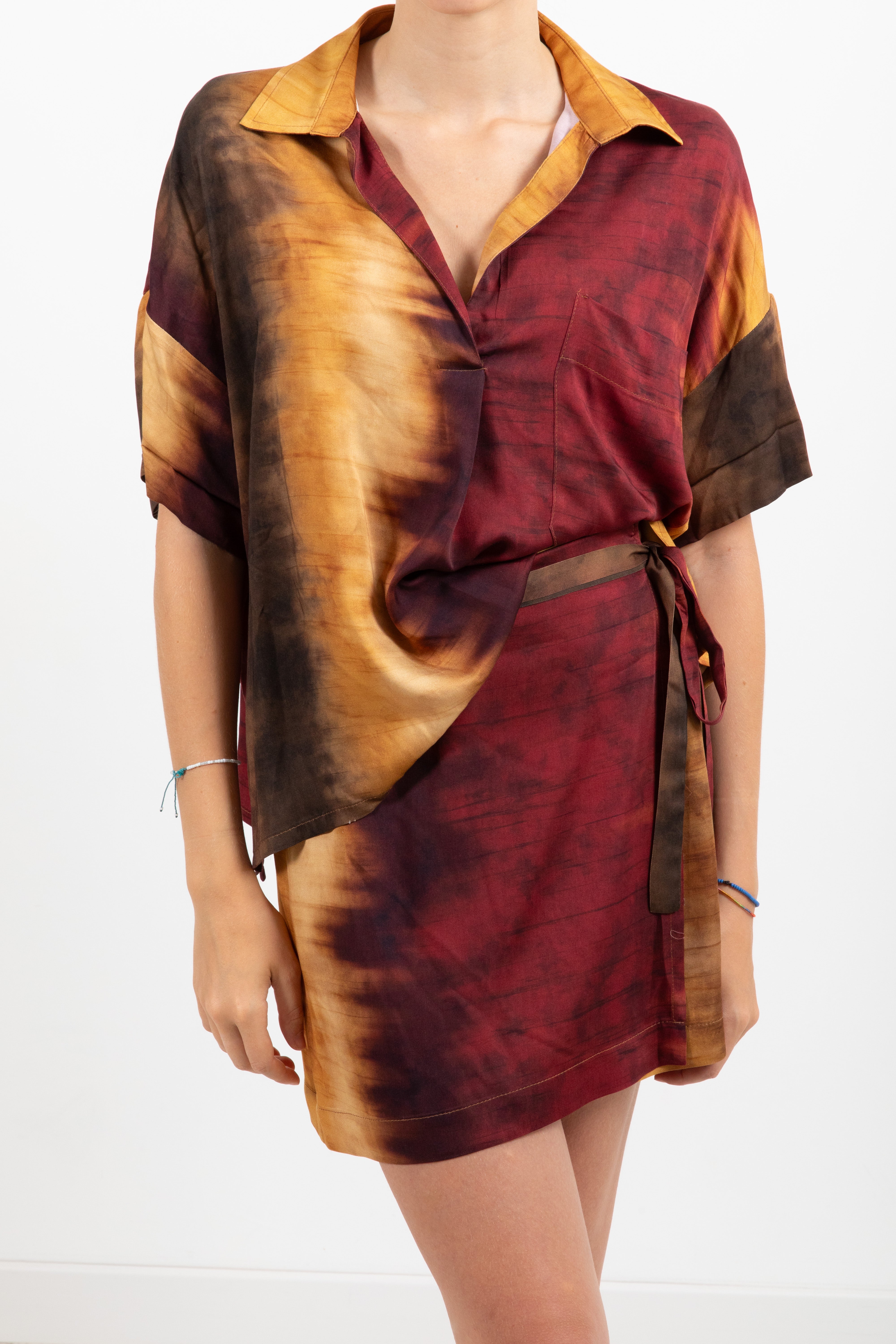Coordinato blusa a manica corta e gonna pareo corta tie-dye ViCOLO
