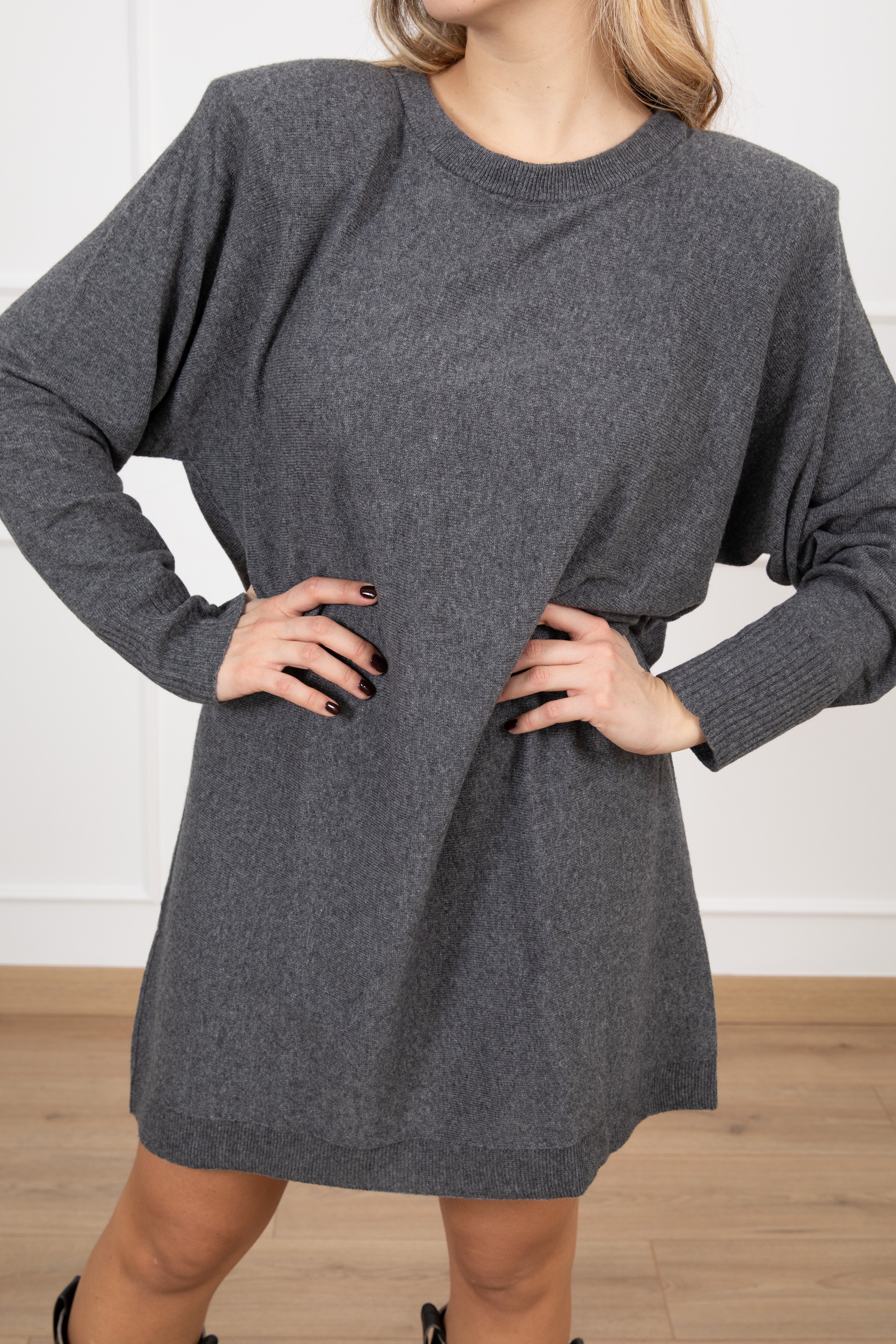 Abito girocollo con spallina imbottita Motel