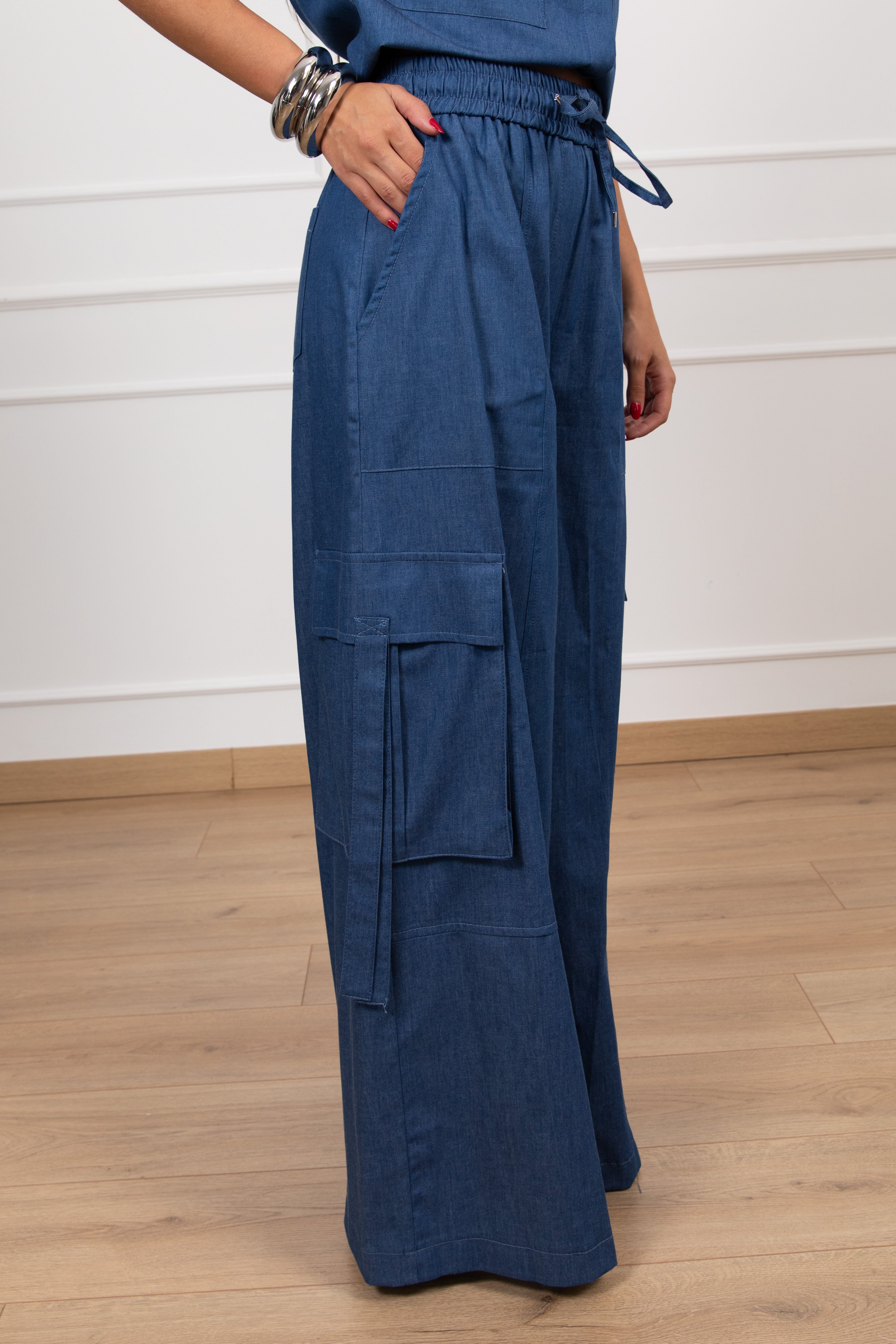 Pantalone cargo in chambrix con elastico Tensione In
