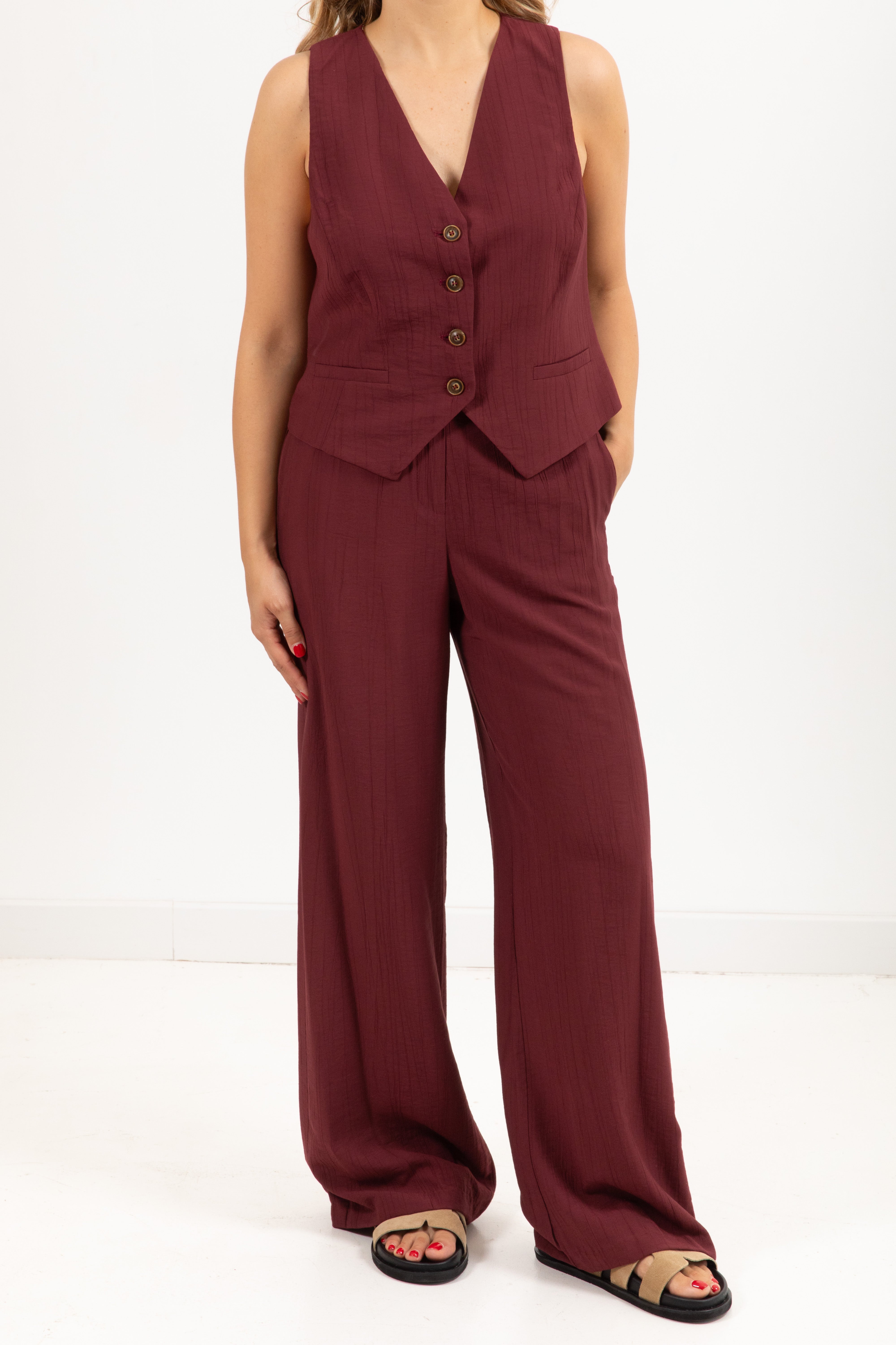 Tailleur in viscosa goffrata gilet e pantalone Tensione IN