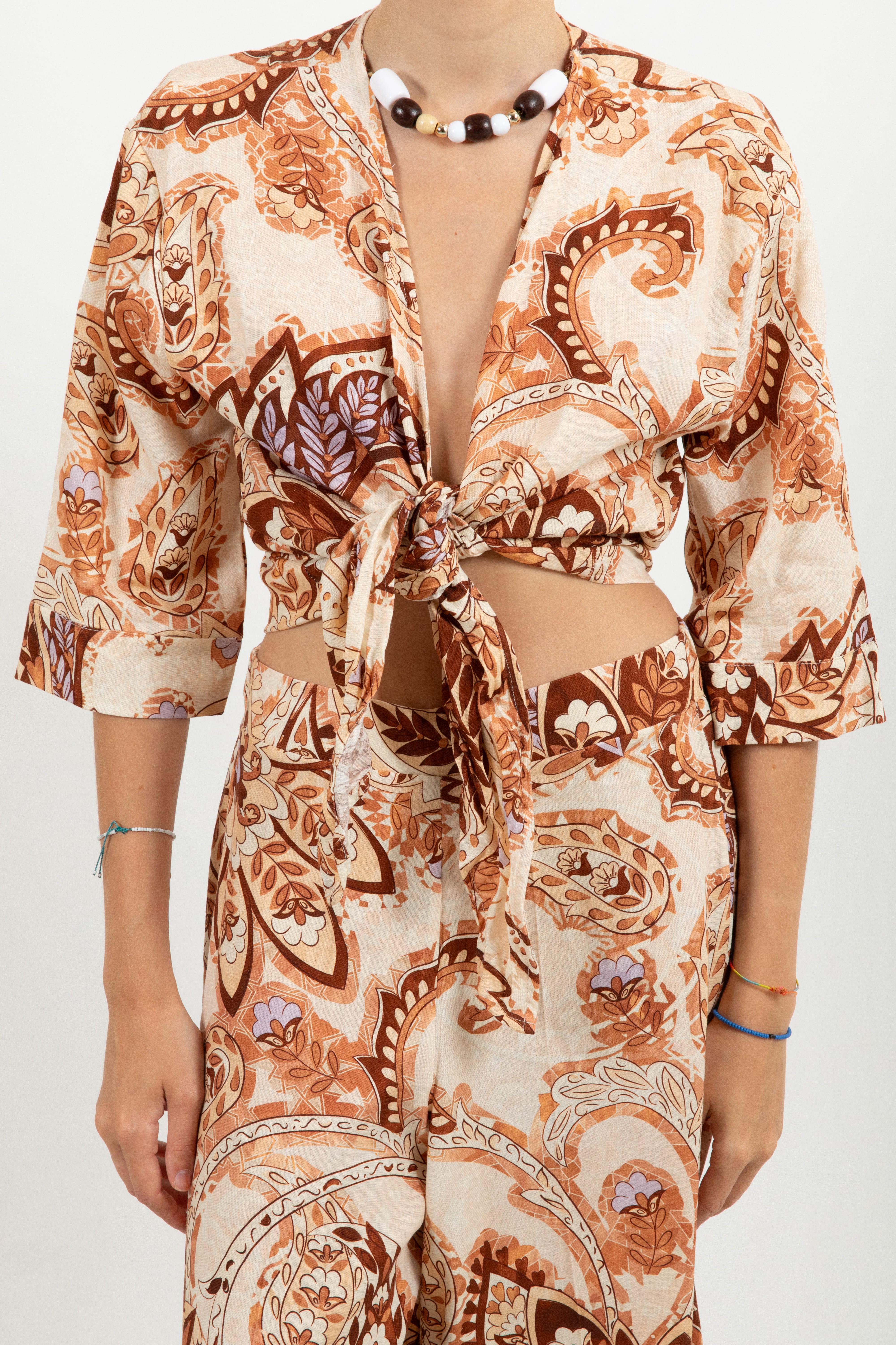 Blusa con nodo e collana fantasia cachemire coccio Susy Mix