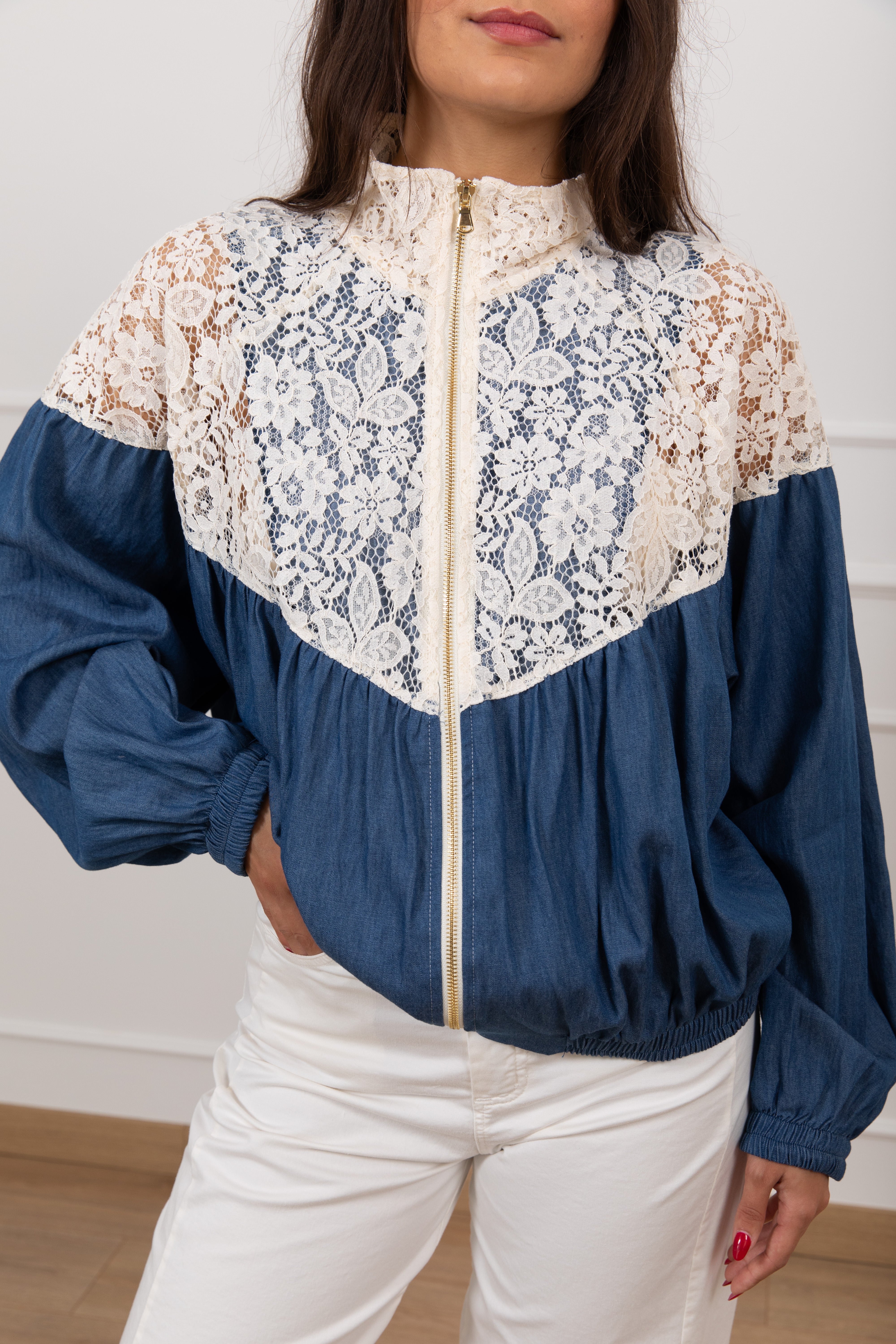 Bomber bi-materico in pizzo e chambrix ViCOLO