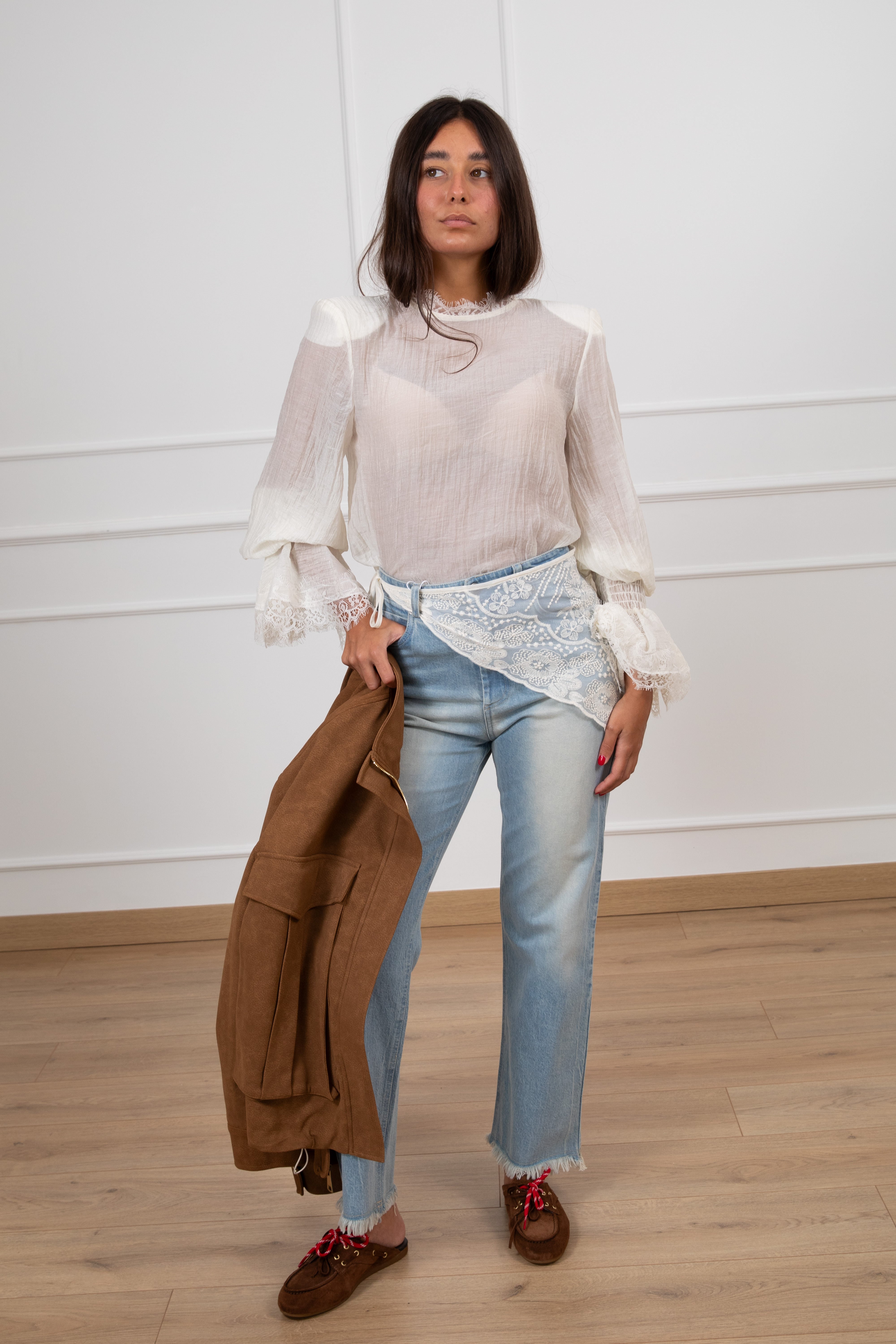 Jeans a sigaretta con foulard in pizzo Motel