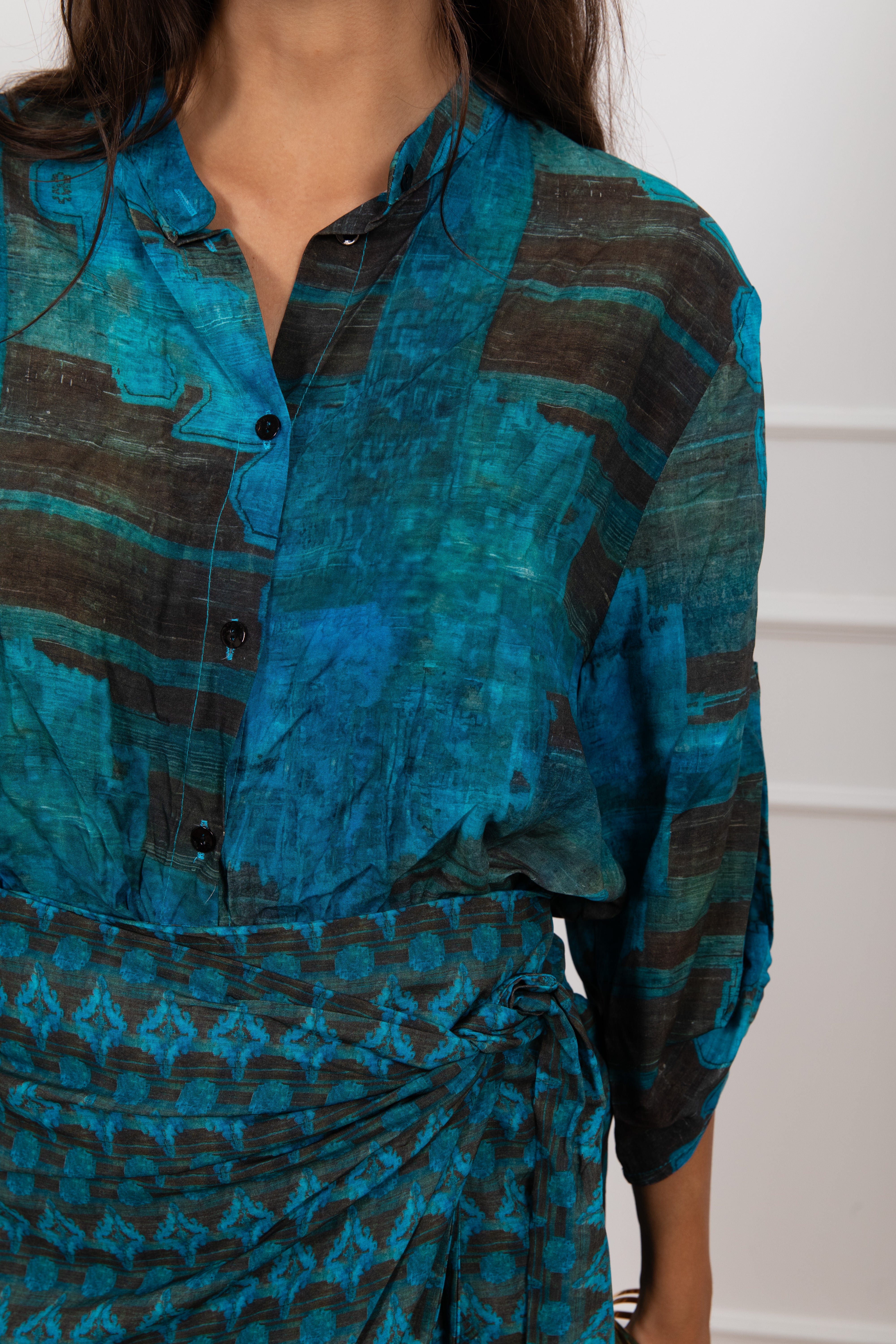 Camicia fantasia astratta azzurra ViCOLO